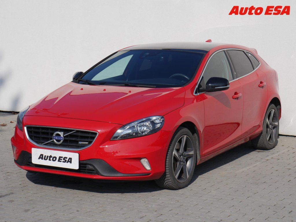 Volvo V40, 2.0 i,AT,navi - fotka 3