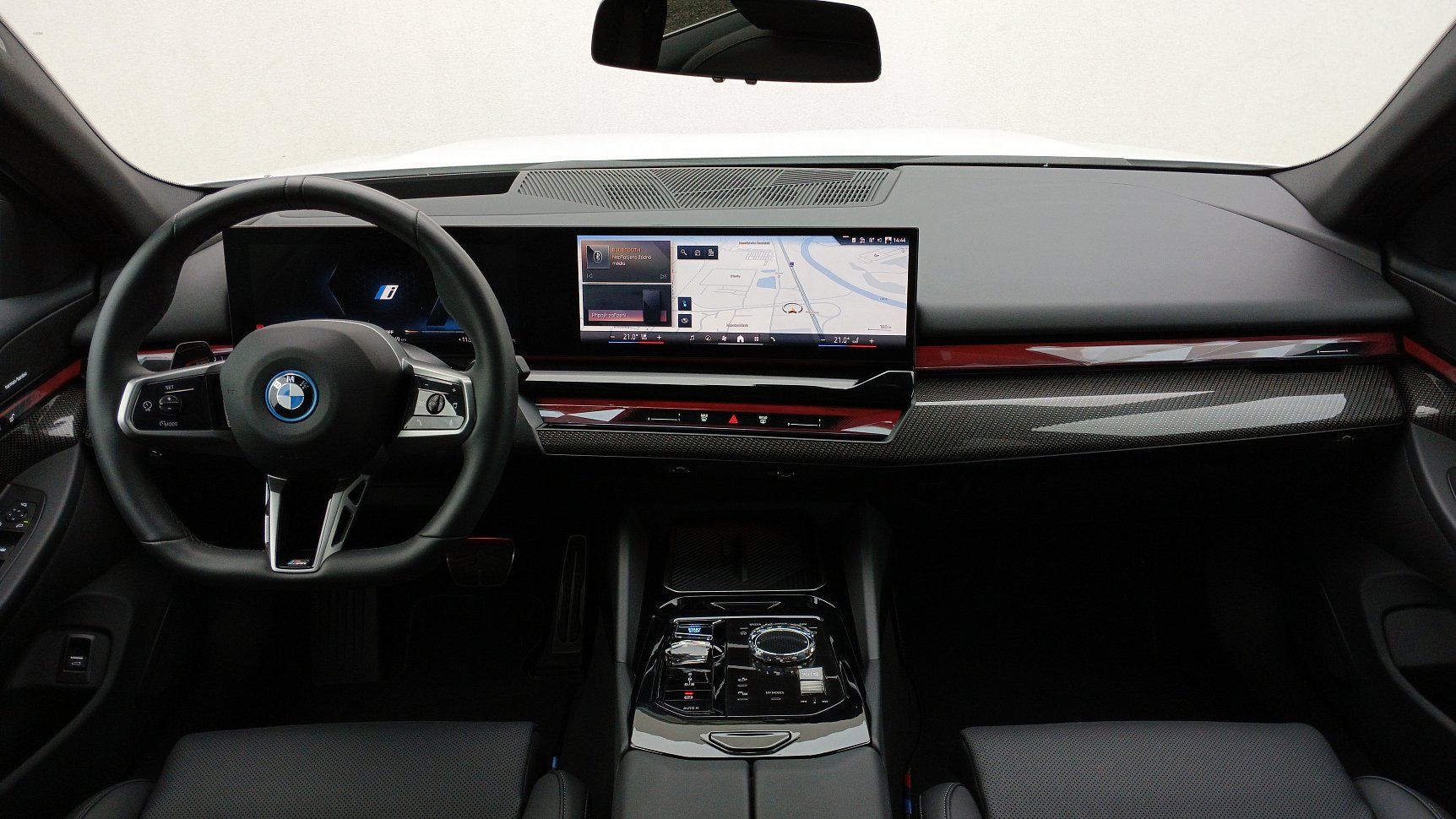 BMW i5 - fotka 6