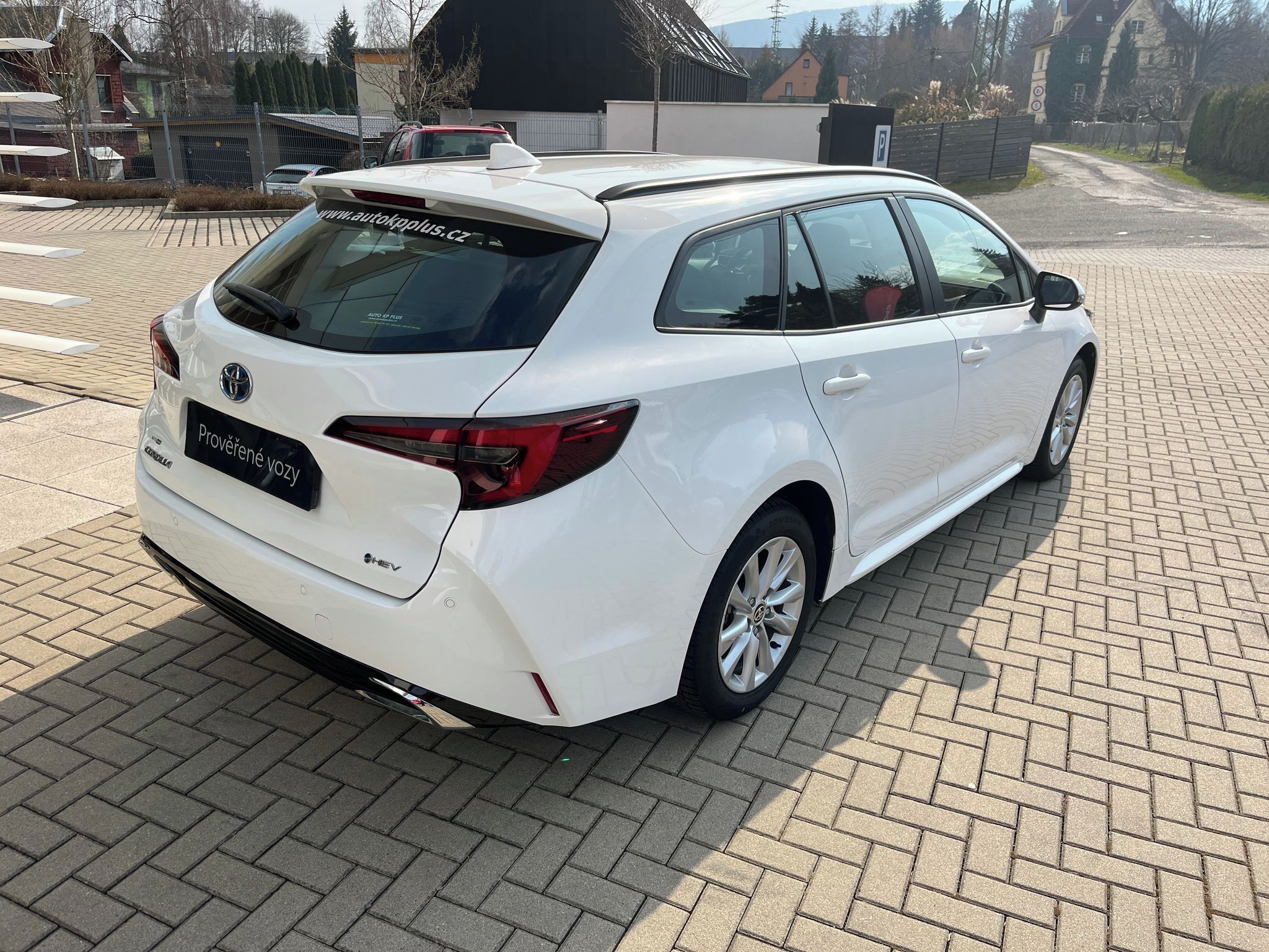 Toyota Corolla, 1.8 Hybrid Comfort Tech TS - fotka 6