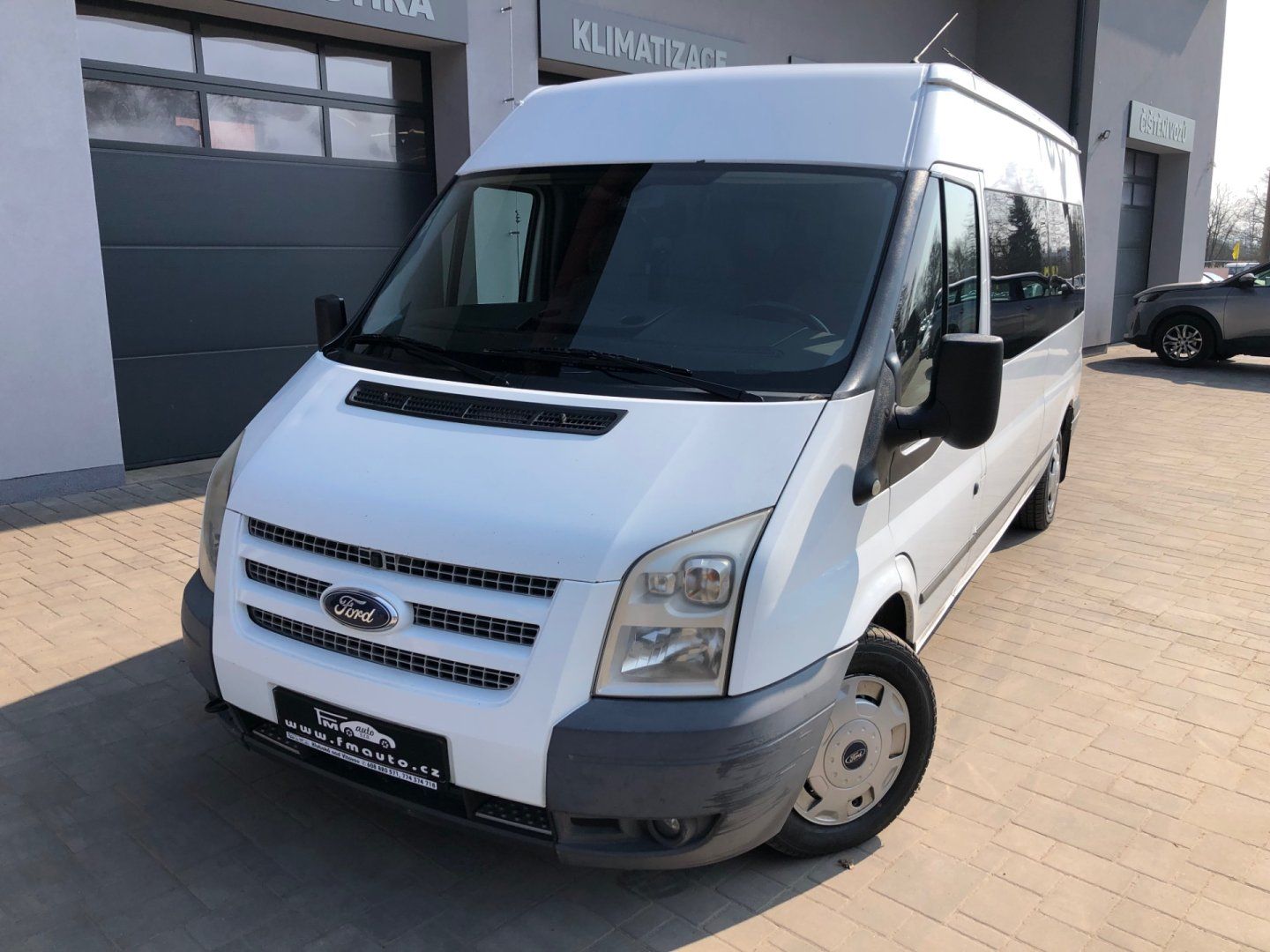 Ford Transit, 2.2 TDCi 9 Míst - fotka 2