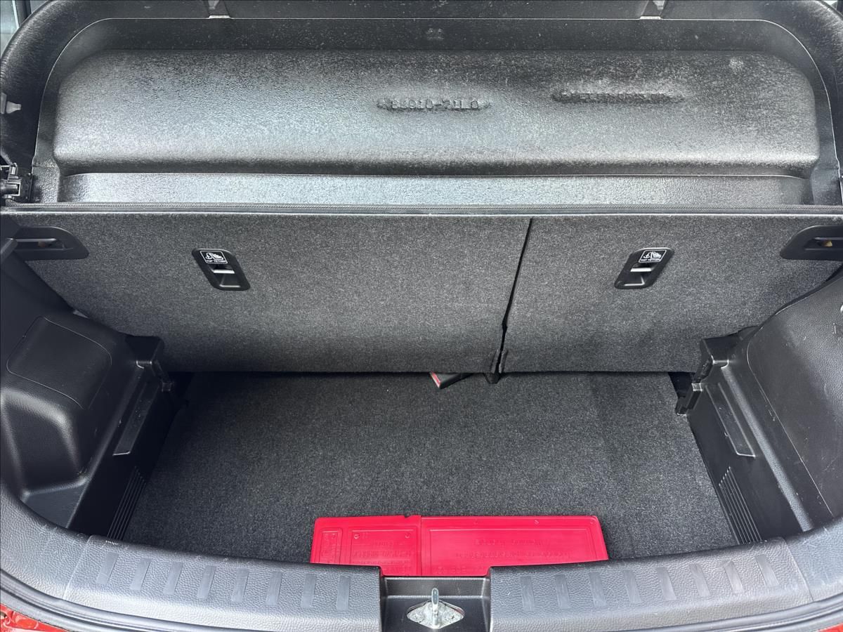 Suzuki Swift, 1,2 4x4 - fotka 5