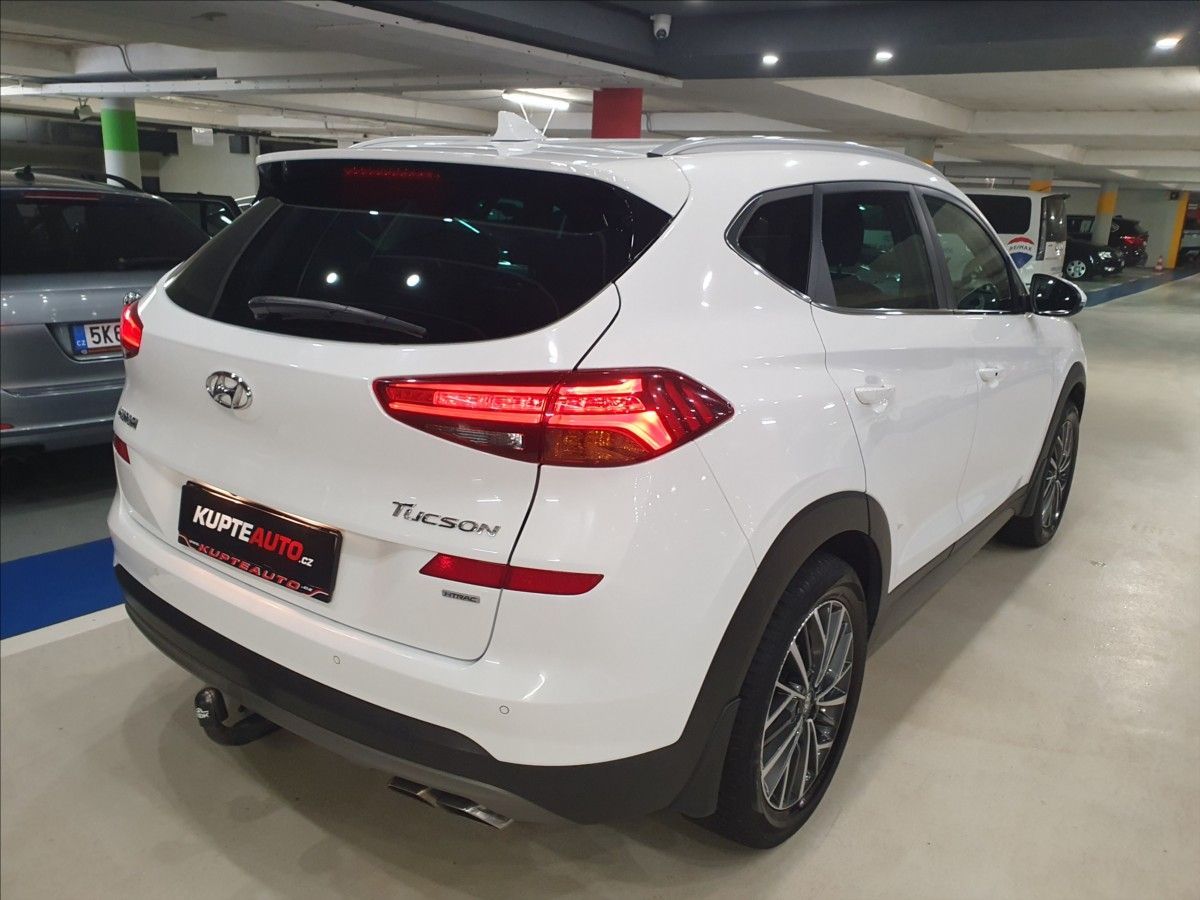 Hyundai Tucson, 1,6 CRDi 4x4 AUTOMAT - ČR - fotka 4