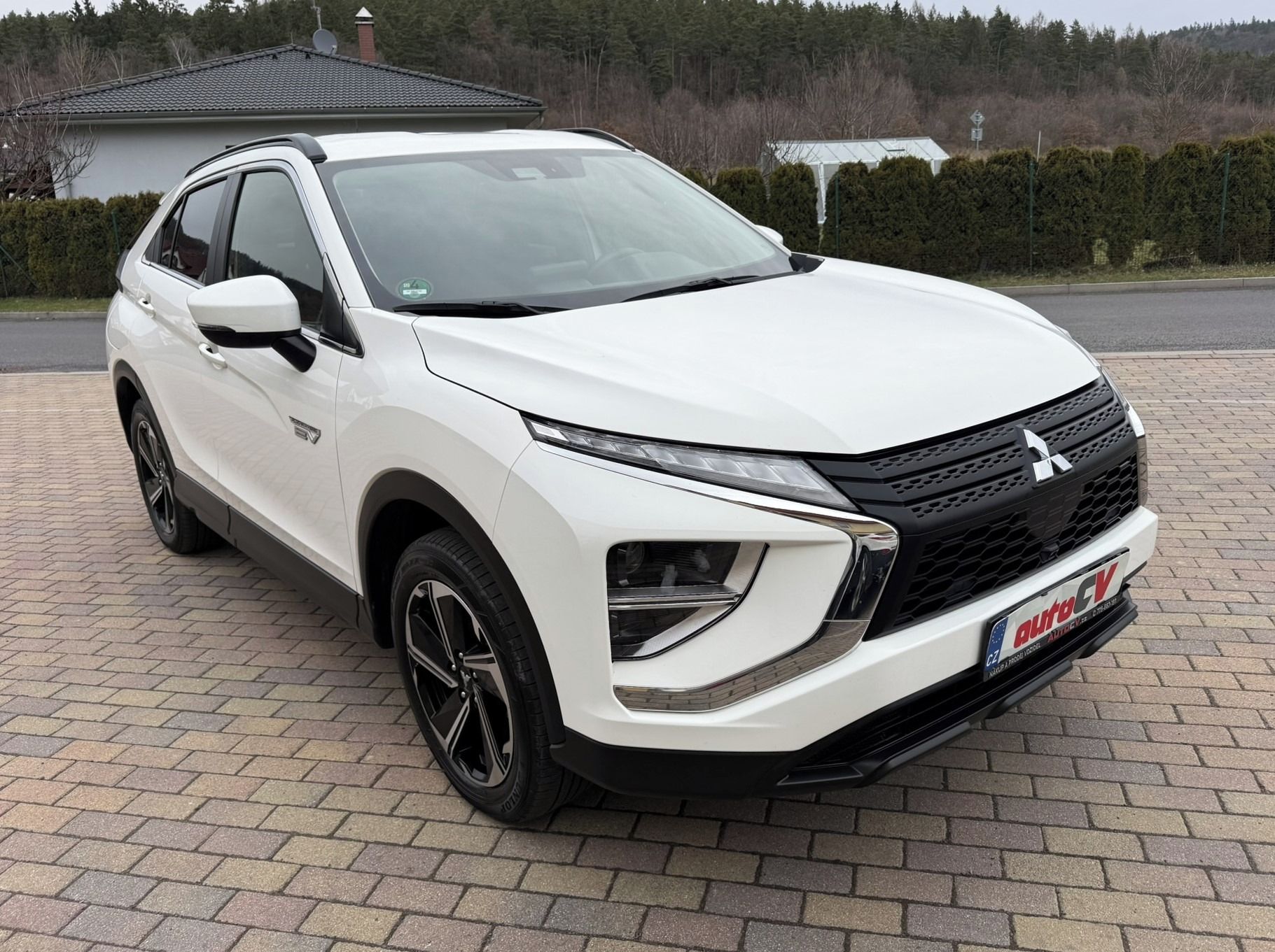 Mitsubishi Eclipse Cross, 2.4 PHEV 138kW 4x4 ZÁRUKA - fotka 5