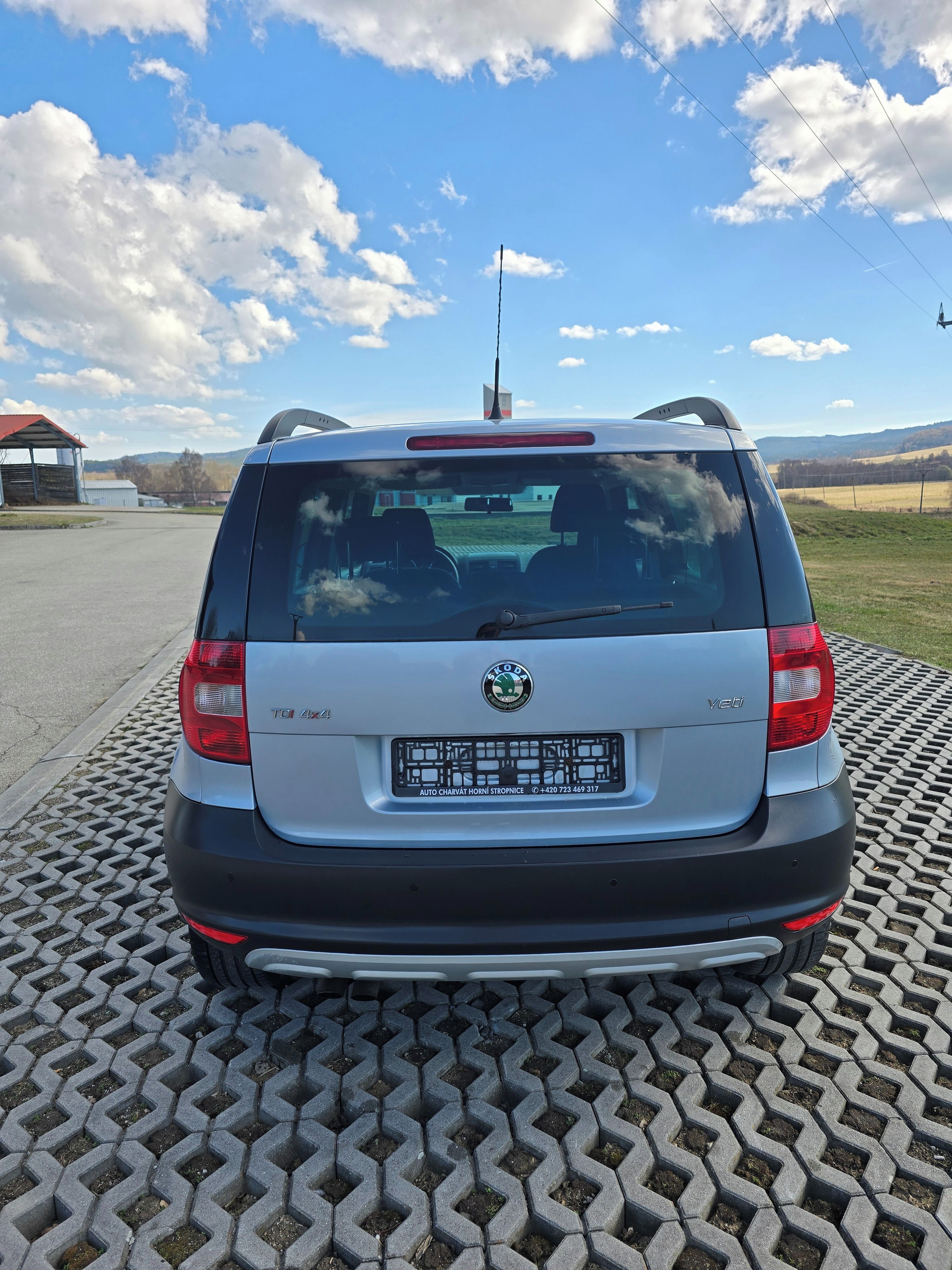Škoda Yeti, 2.0 TDI 103Kw 4x4 servis ŠKODA - fotka 6