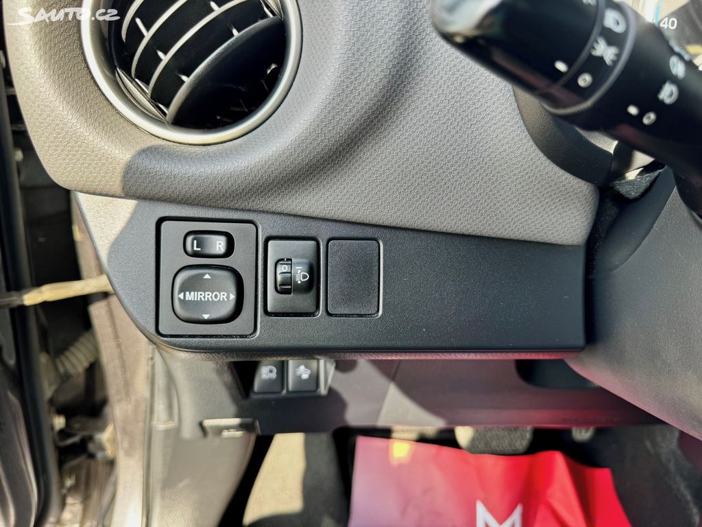 Toyota Yaris, fotka 17
