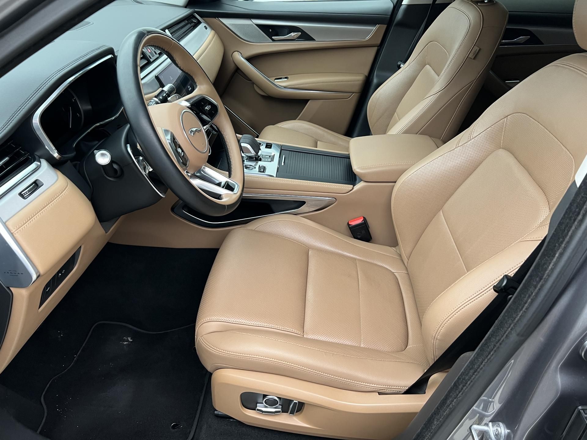 Jaguar F-Pace, D200 S AWD AUT - fotka 3