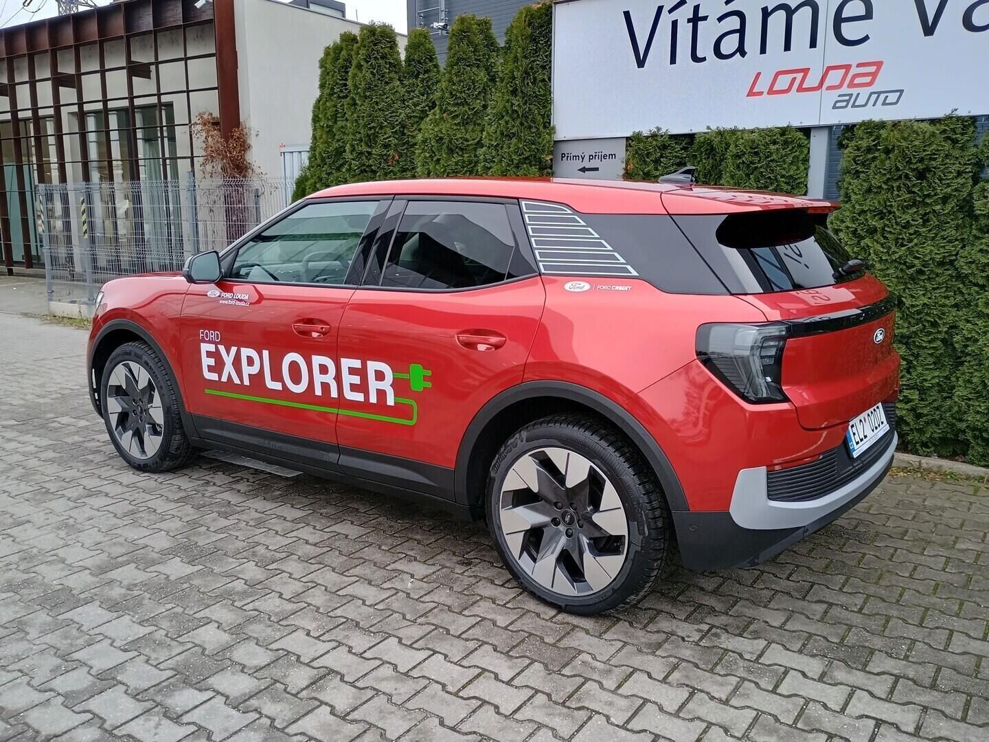Ford Explorer, Elektrický  AWD Premium 79 kWh - fotka 4