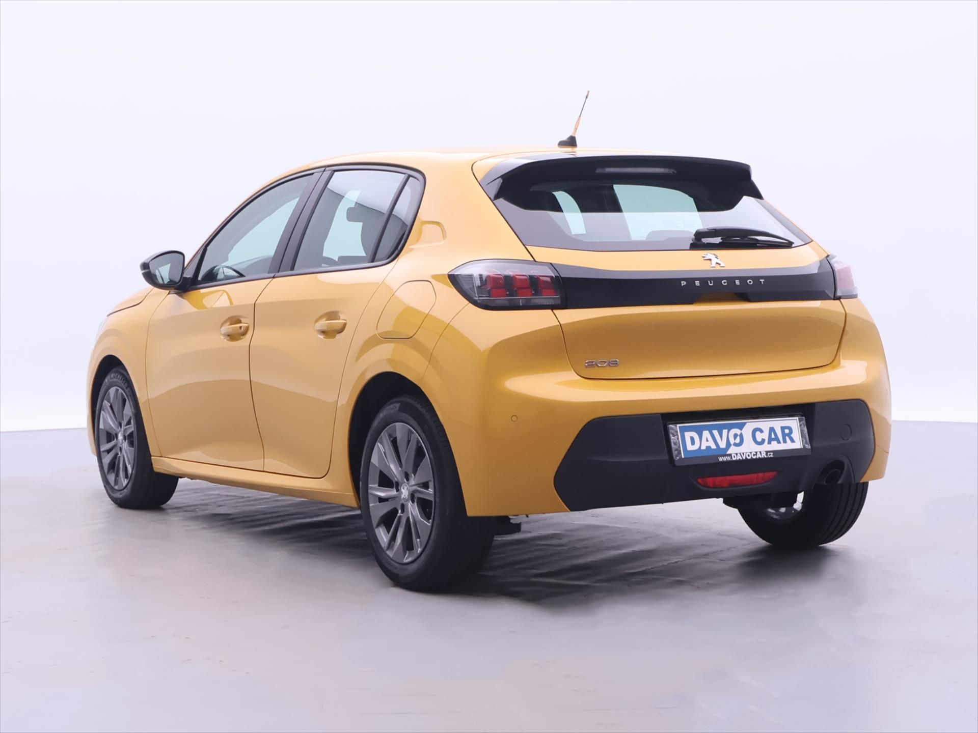 Peugeot 208, 1,2 Pure Tech 74 kW Allure - fotka 5