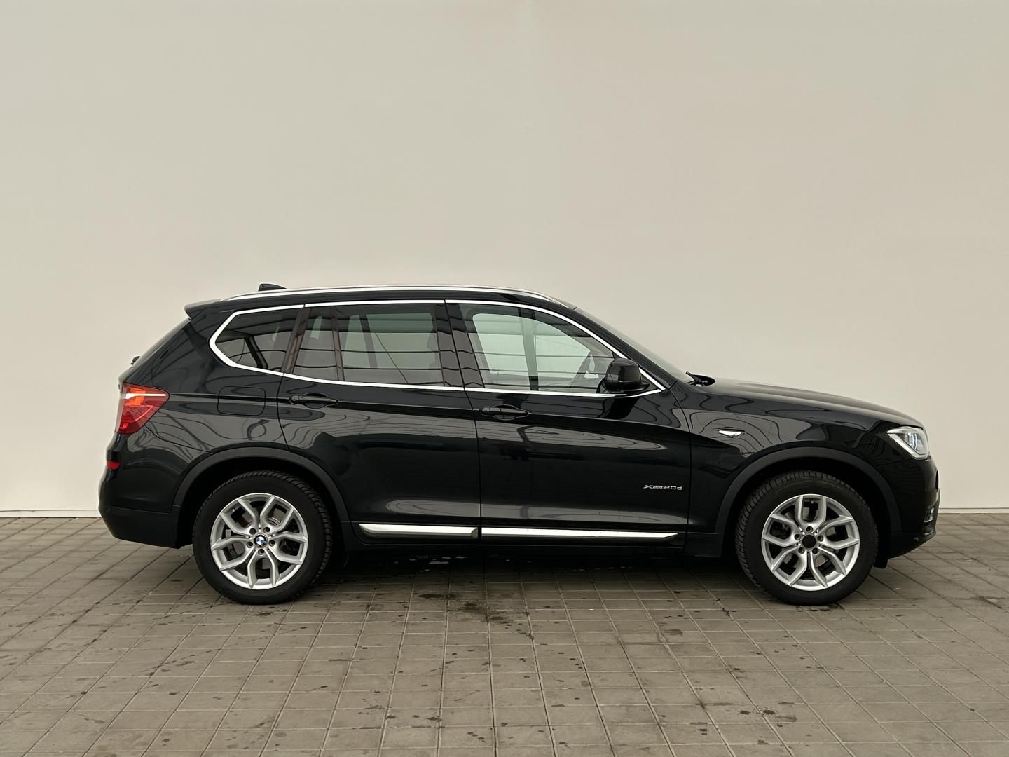 BMW X3, 2.0D 140kW 4x4  XLINE - fotka 4