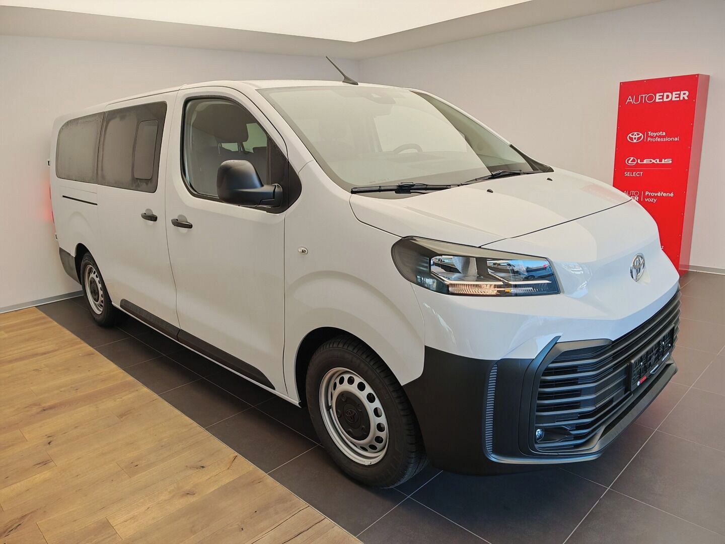 Toyota Proace Verso, 2,0D L2 6MT Combi 8S - fotka 3