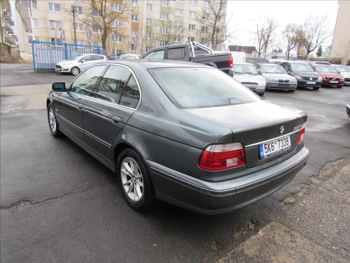 BMW Řada 5, 2,5 525i Steptronic Exklusiv - fotka 4