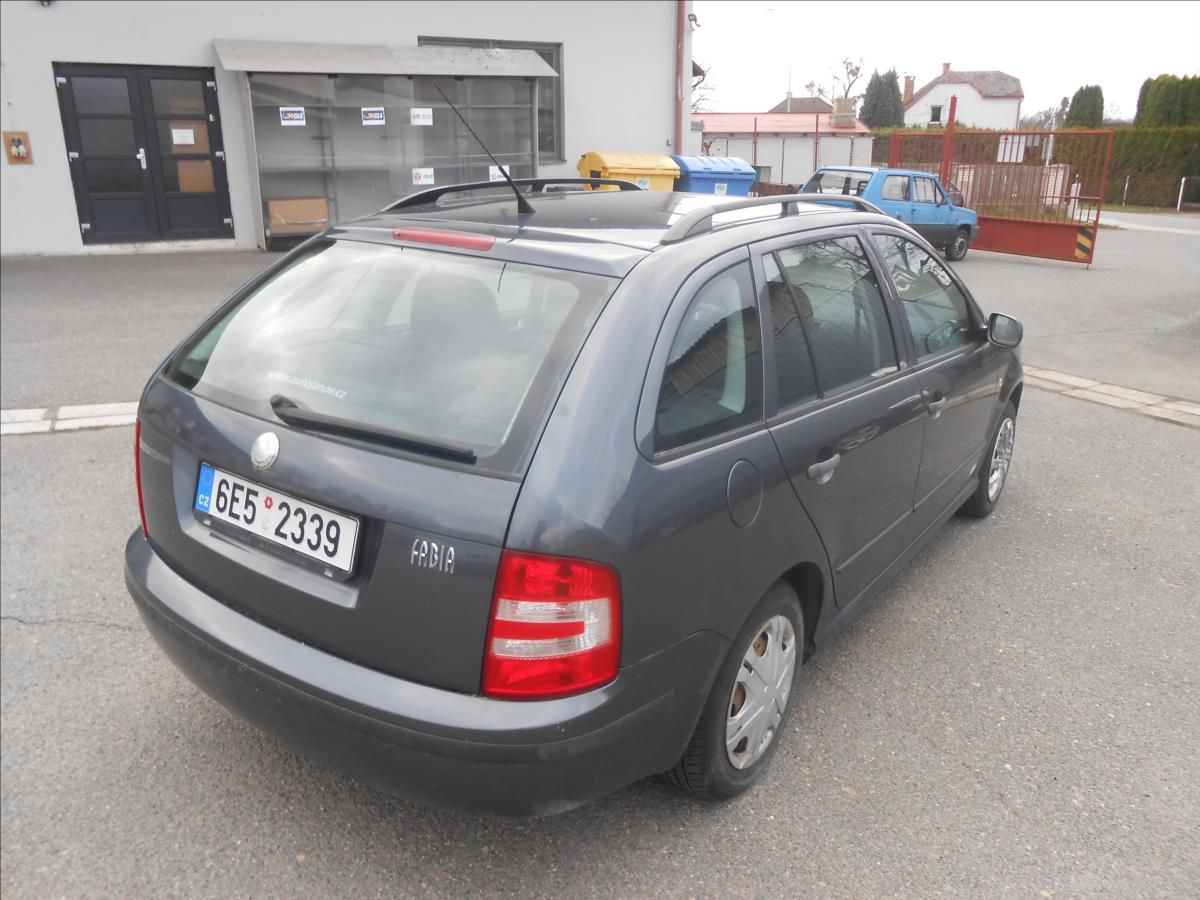 Škoda Fabia, 1,4 16V 59Kw - fotka 6