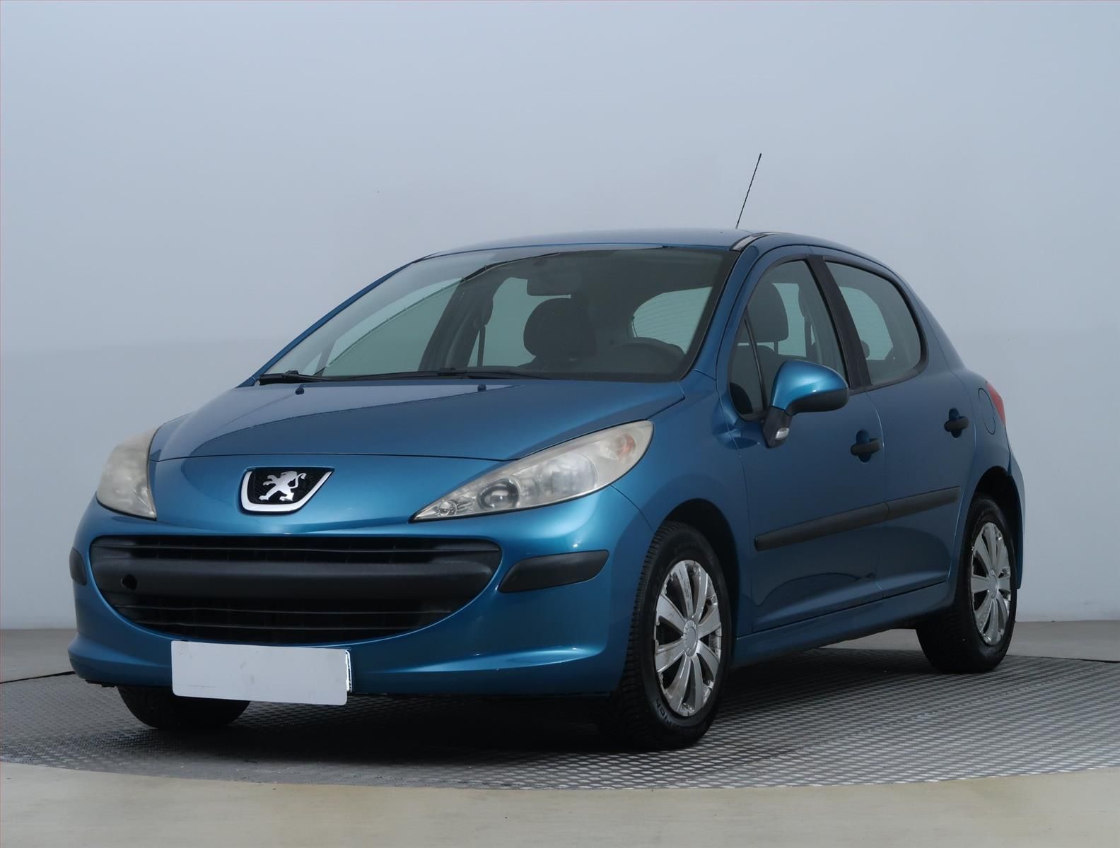 Peugeot 207, 1.4 16V, Klima, zamluveno - fotka 2