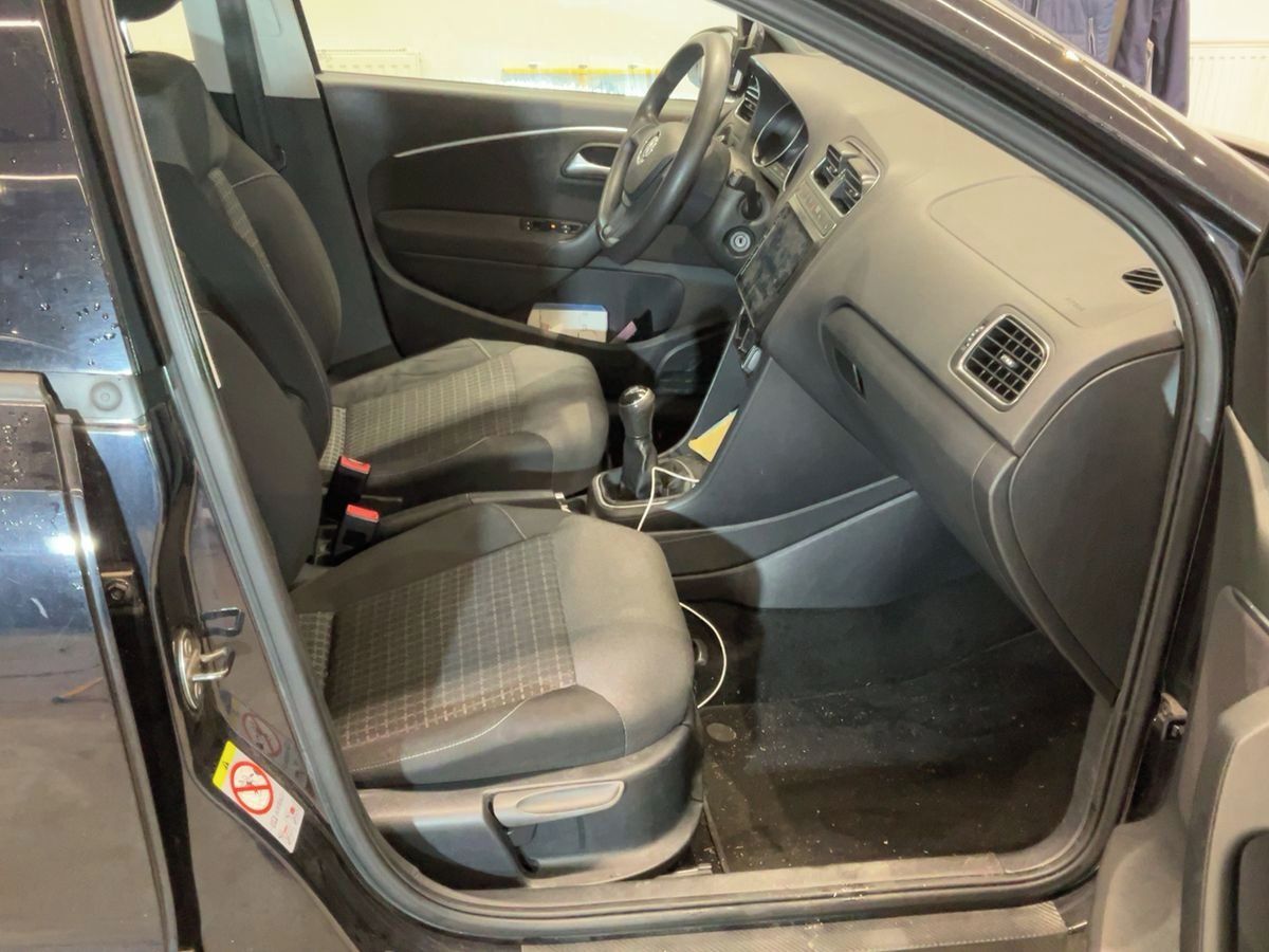 Volkswagen Polo, 1.2 Tsi 66 KW ROZVODY ŘEMEN - fotka 2