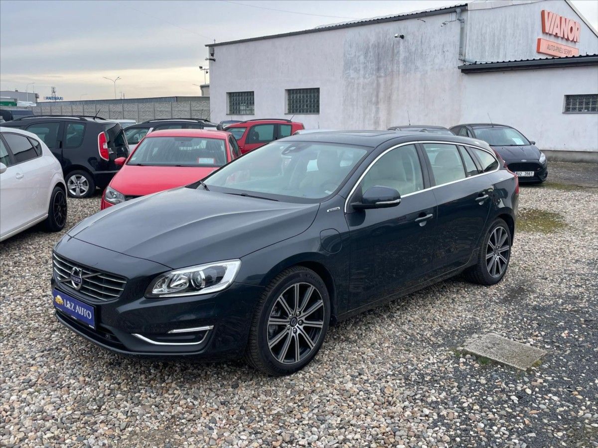 Volvo V60, 2,4 D- PLUG IN HYBRID SUMMUM