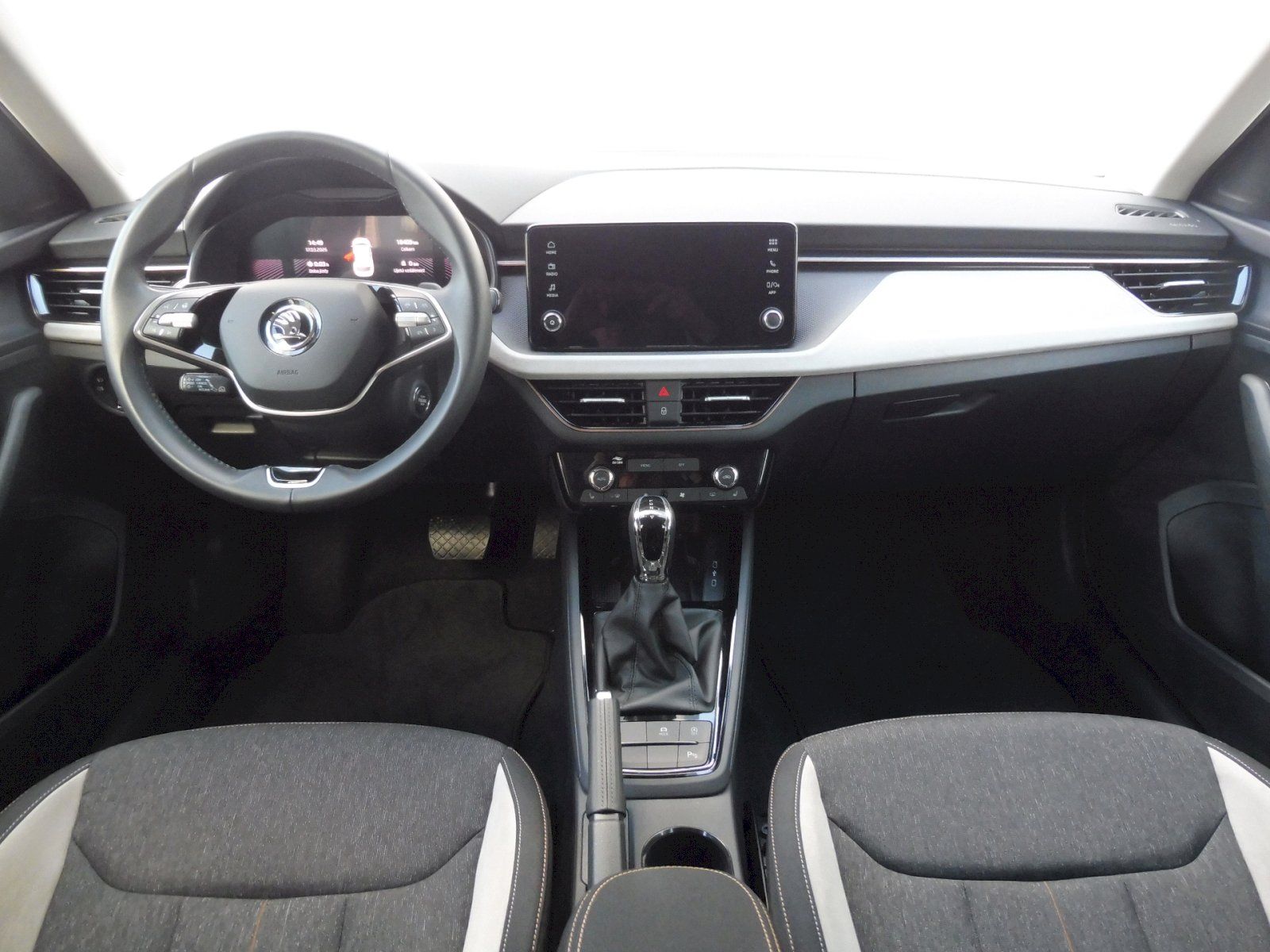 Škoda Kamiq, Top Selection 1,0 TSI 85kW DSG - fotka 5