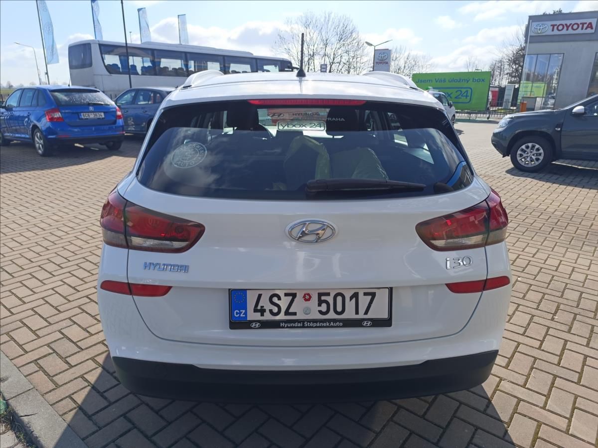 Hyundai i30, 1,4 CVVT Start Plus - fotka 6