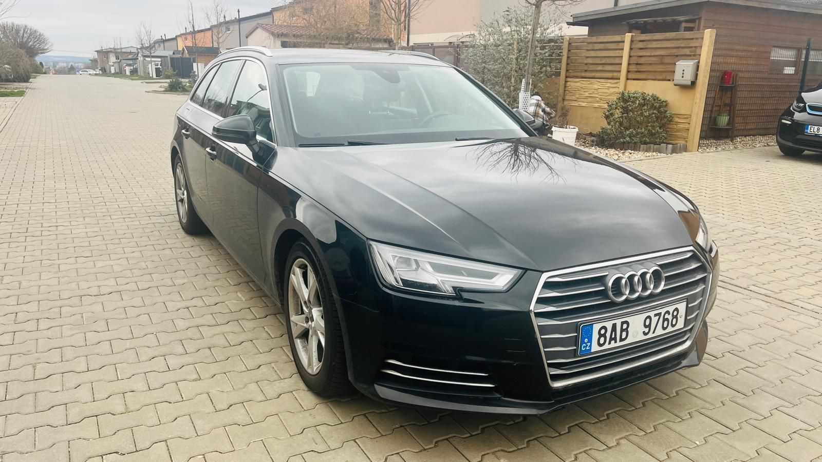 Audi A4 Avant, 2,0 TDi - fotka 3