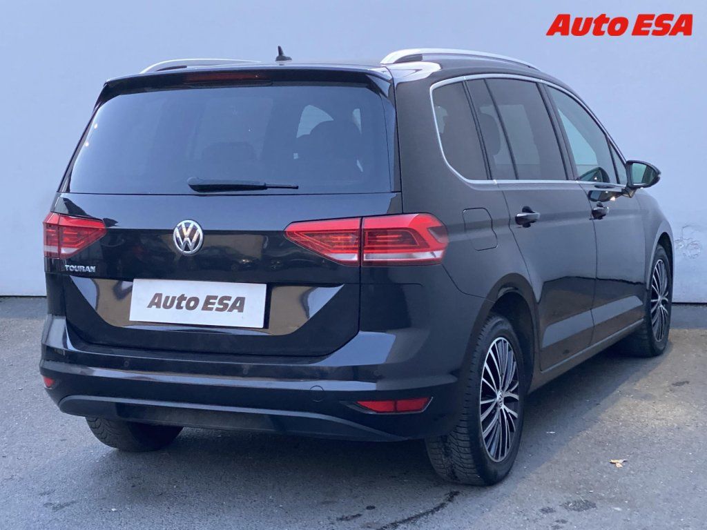 Volkswagen Touran, 1.6TDi 7 míst,DSG,LED - fotka 4