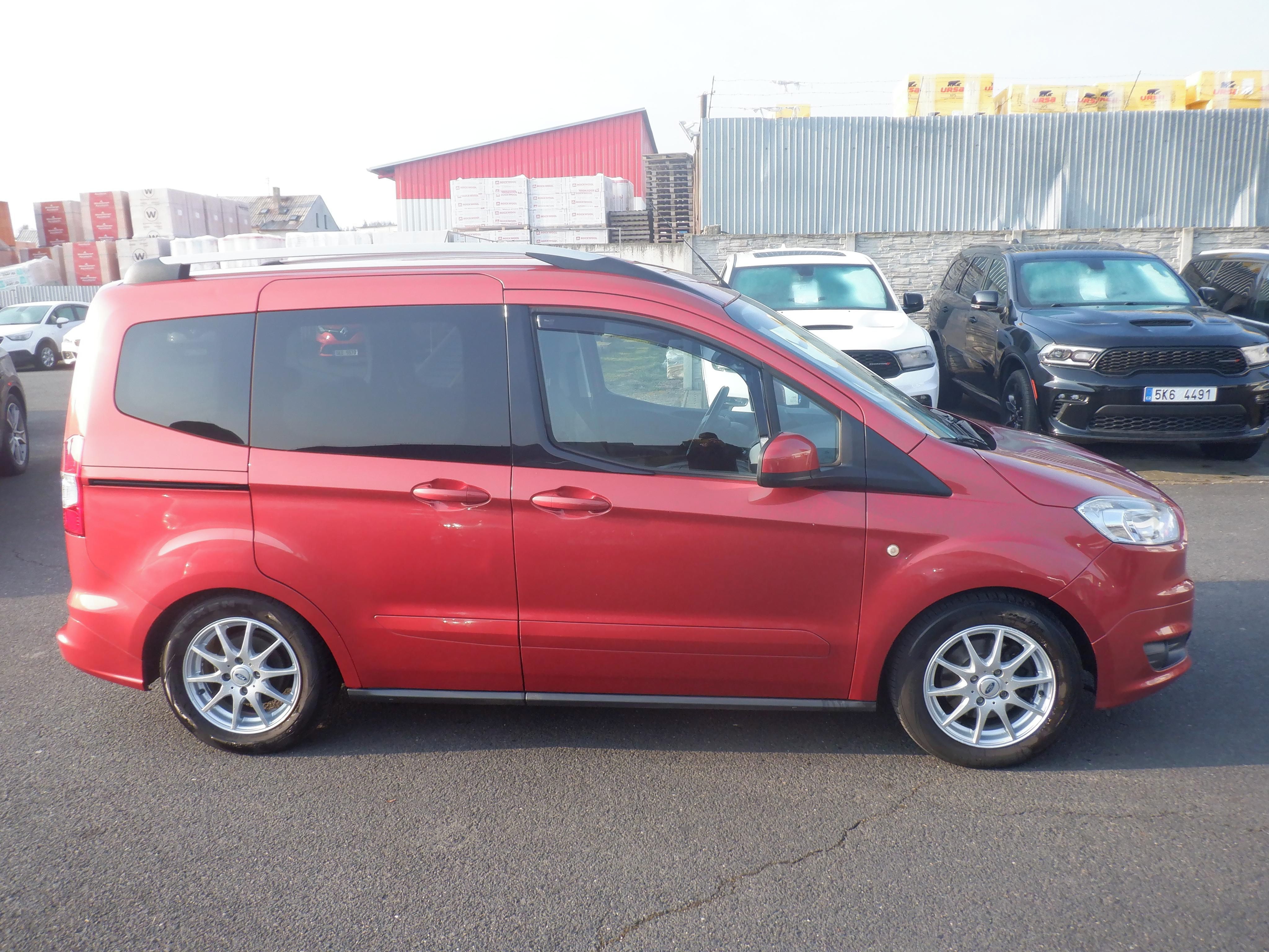 Ford Tourneo Courier, 1.0 EcoBoost 74kW - fotka 4