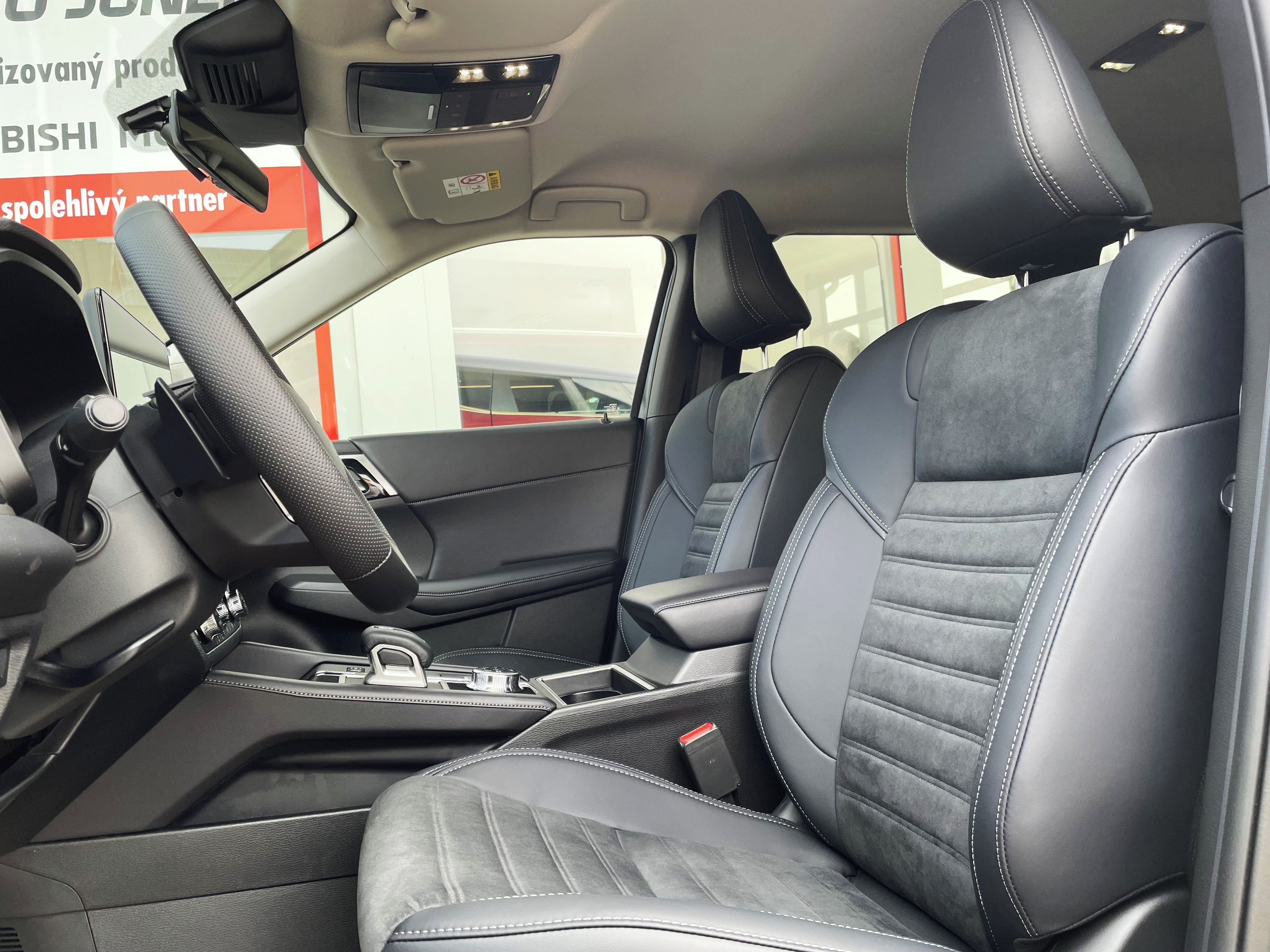 Mitsubishi Outlander, 2.4 PHEV INVITE - fotka 6