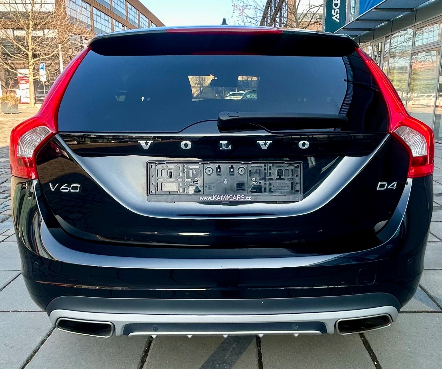 Volvo V60, 2.0D4 120KW 5VÁLEC XENON-PDC - fotka 6