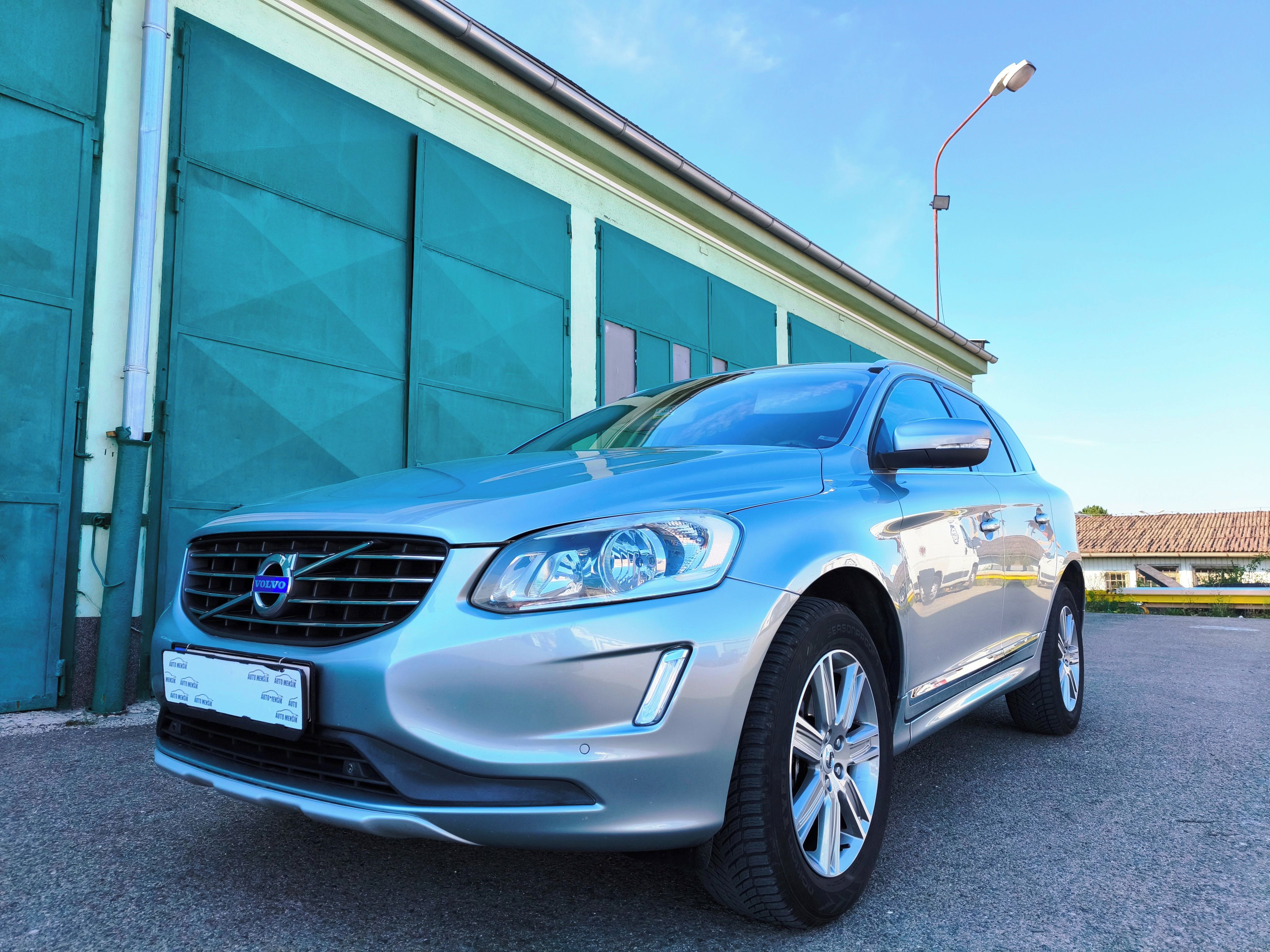 Volvo XC60, 2.0D4/133kW * SUMMUM * - fotka 2