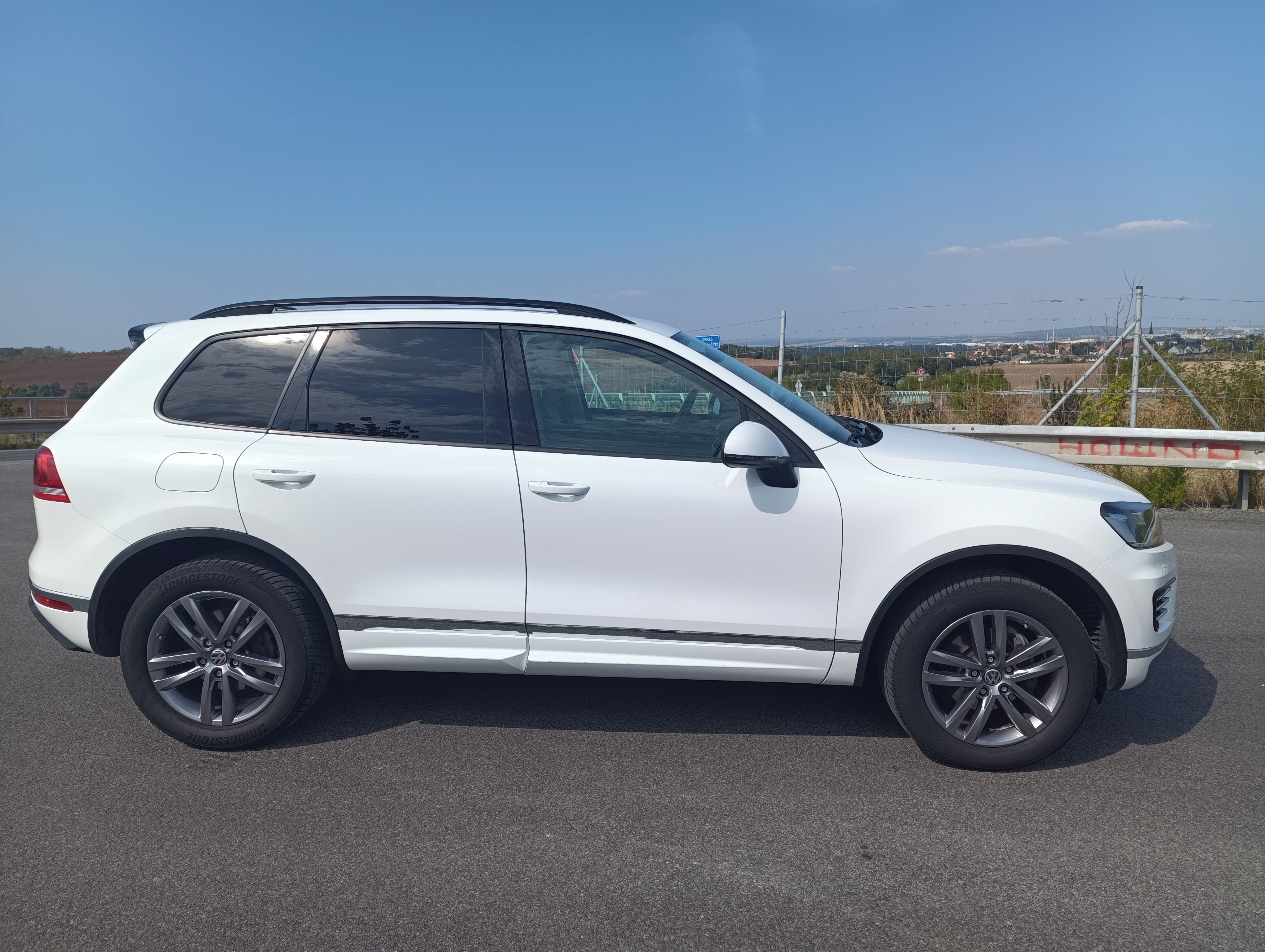 Volkswagen Touareg, R-Line 3.0TDI 193kW bez měchů! - fotka 6