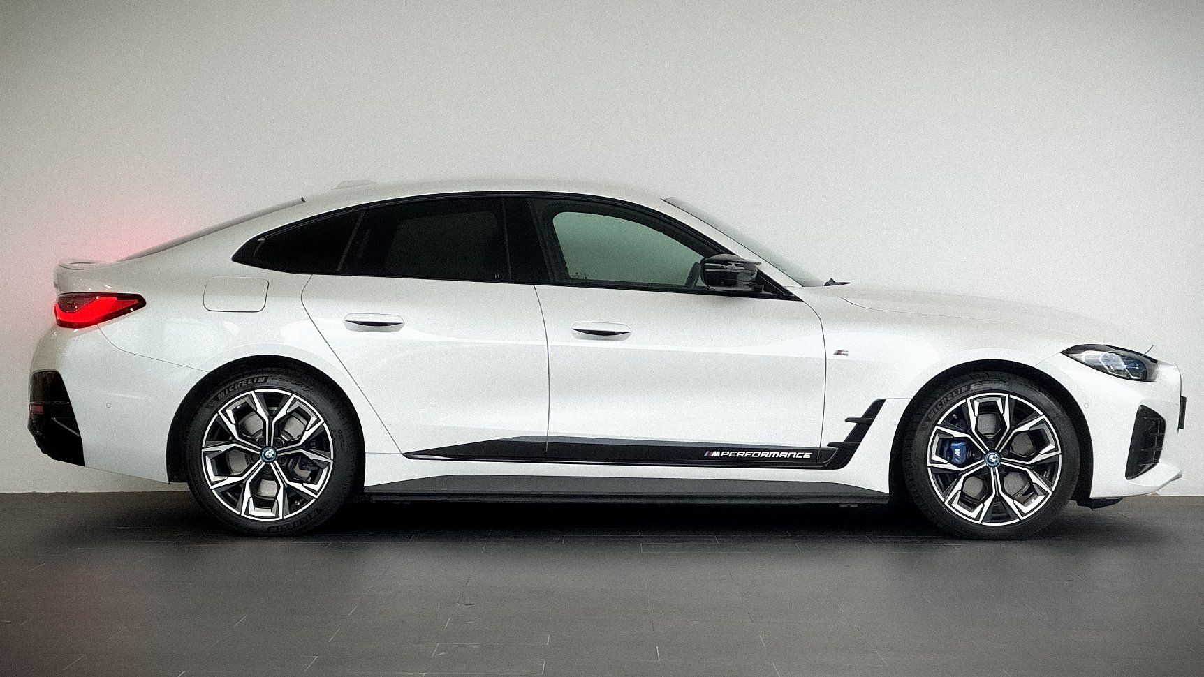 BMW i4 - fotka 3