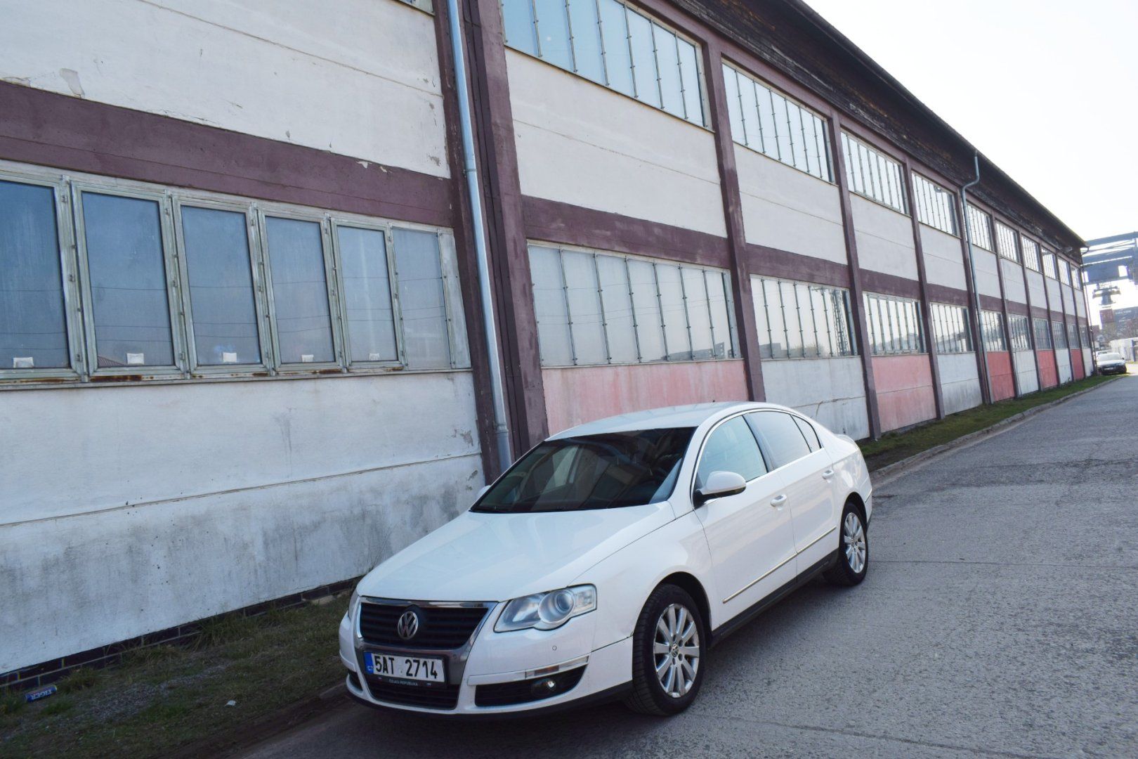 Volkswagen Passat, B6 2.0TDi/2009/KŮŽE/MANUÁL/ - fotka 2