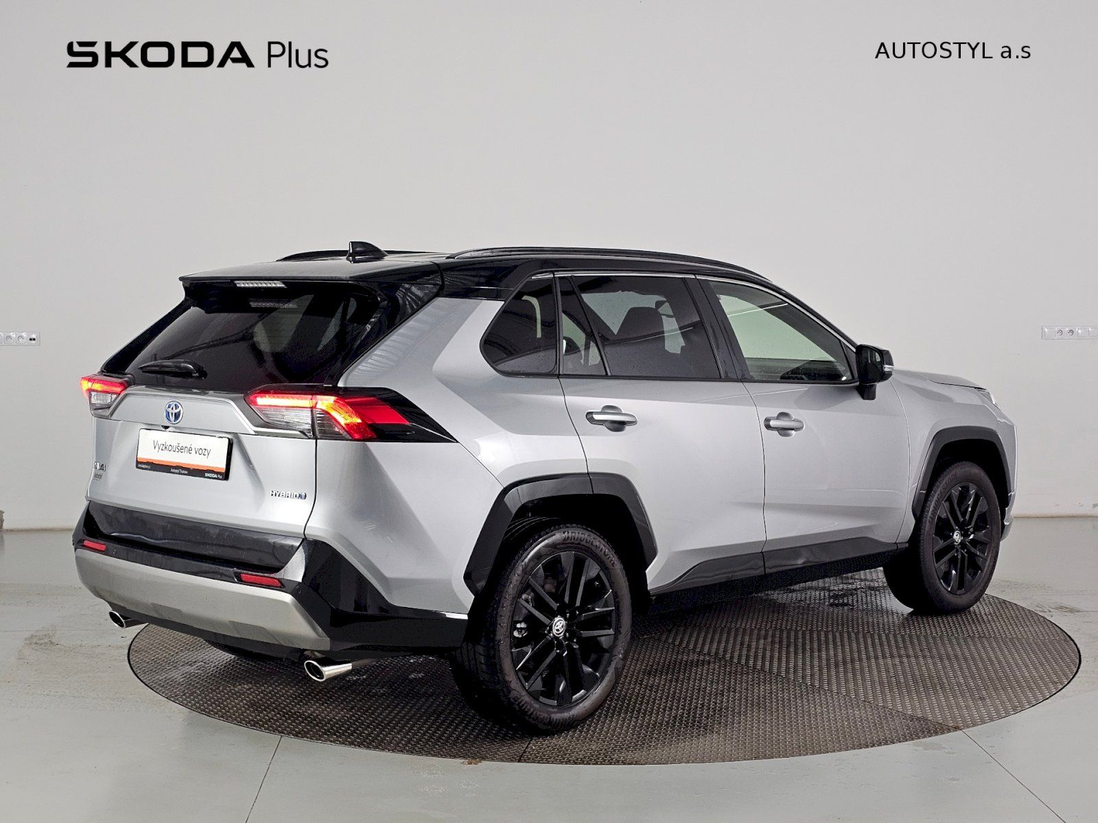 Toyota Rav4, 2.5HEV SELECTION 222k e-CVT 4X - fotka 2