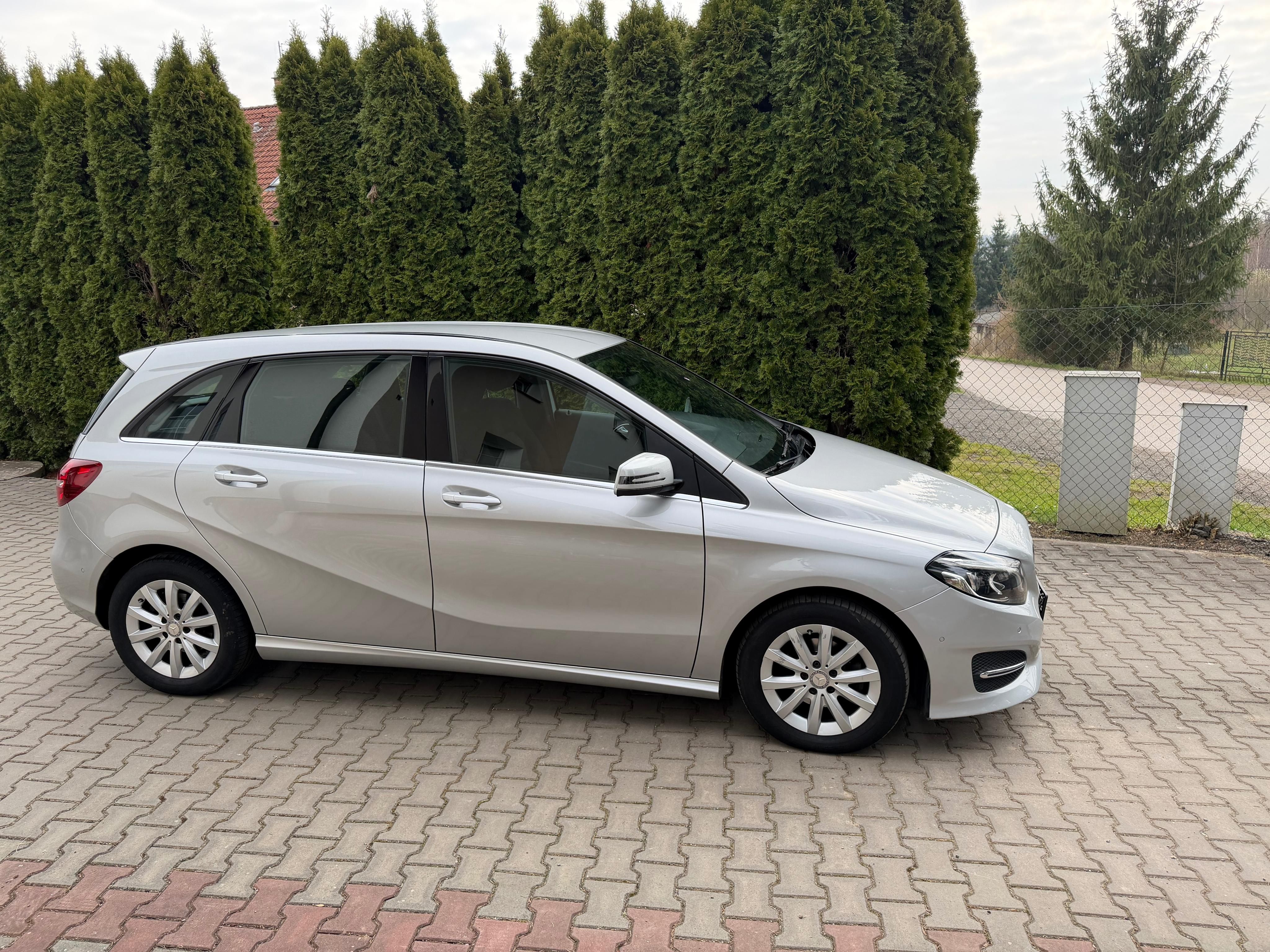 Mercedes-Benz Třídy B, 180D 1,5/ 80kw 1 Majitel - fotka 2