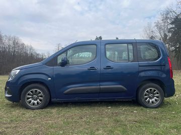 Opel Combo E Life 1.2 tažné