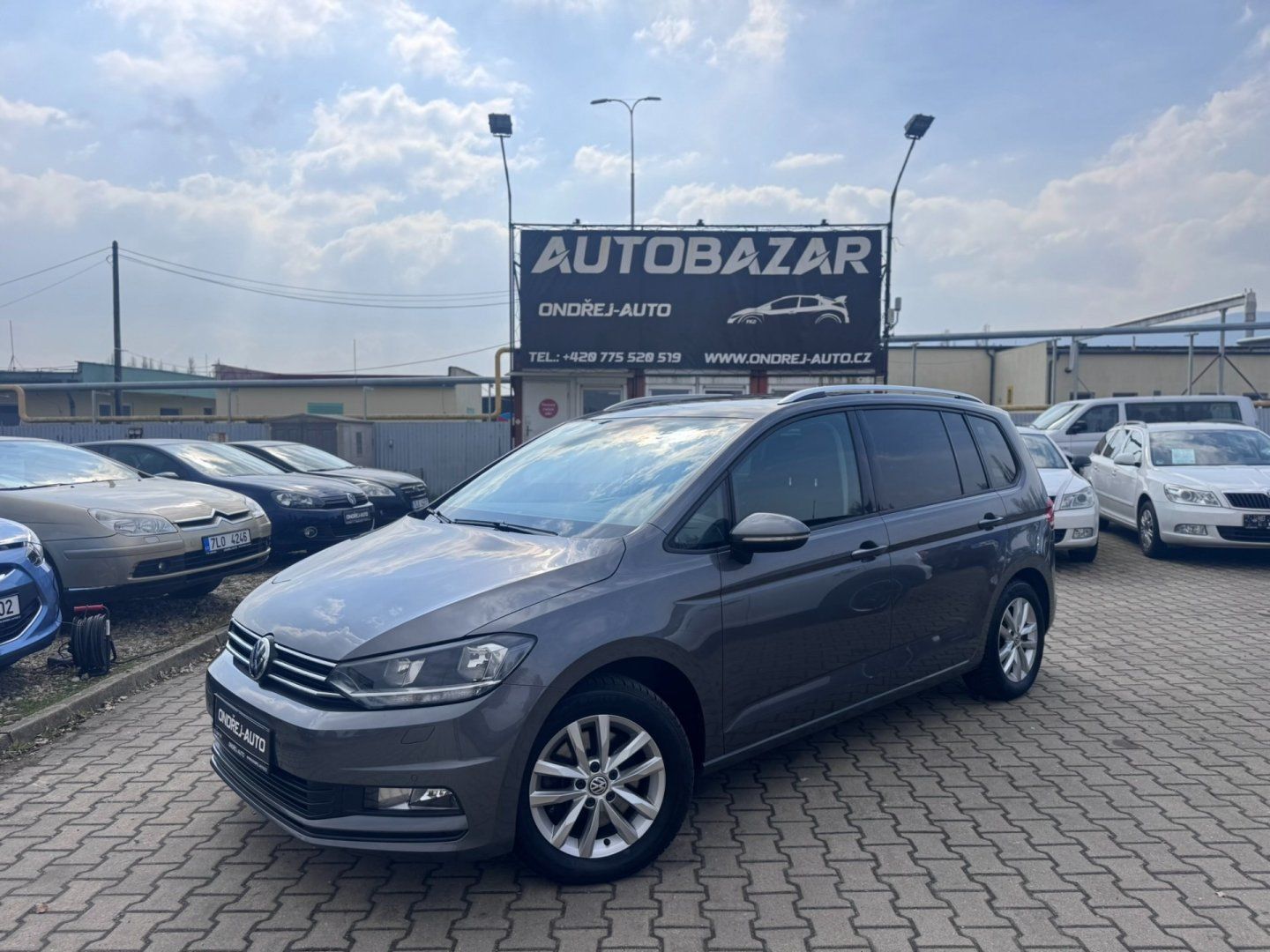 Volkswagen Touran, 7X 2,0 TDI 110 KW 2 MAJ TAŽNÉ