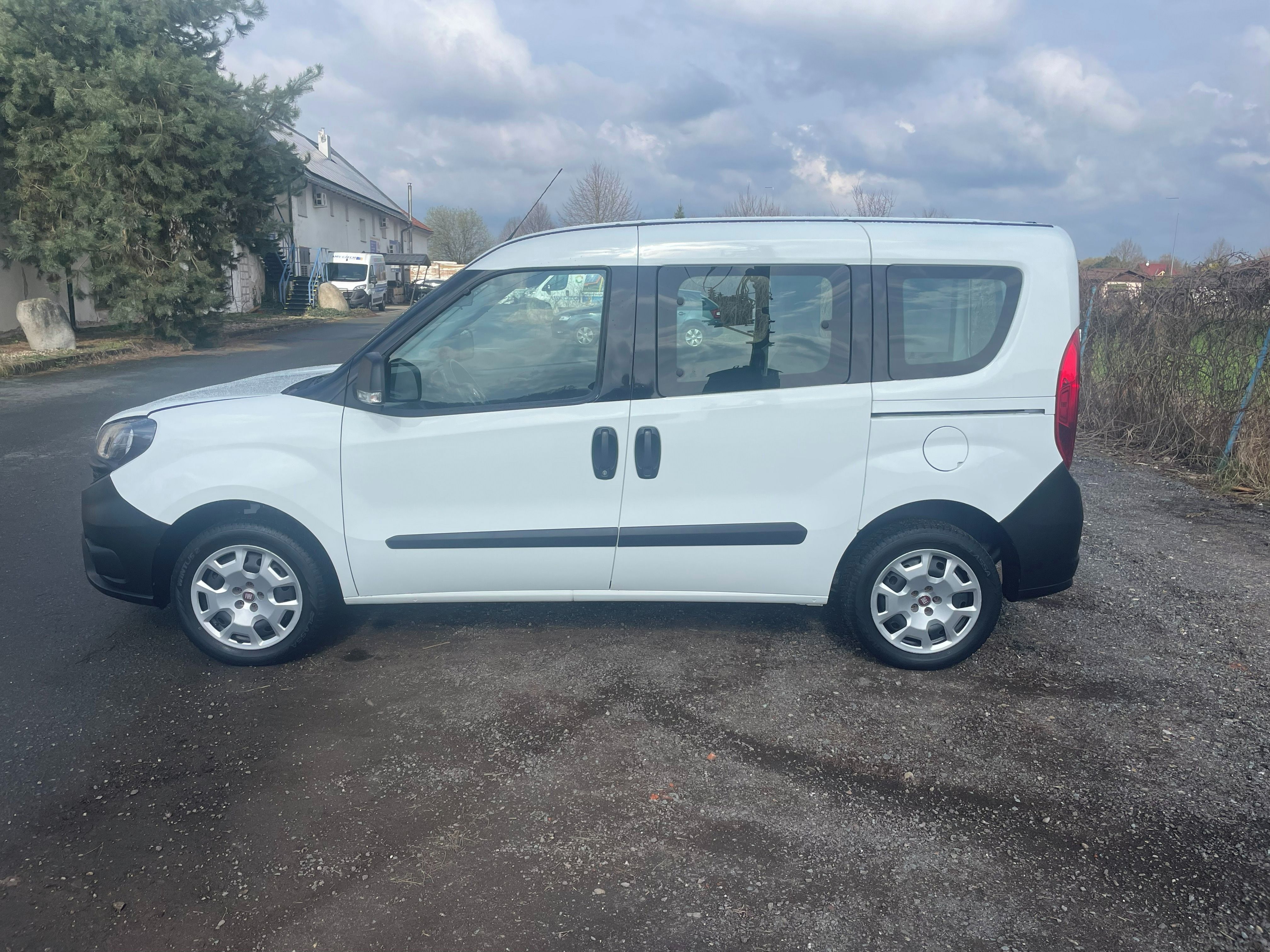 Fiat Dobló, 1,4 - Servisováno - fotka 4