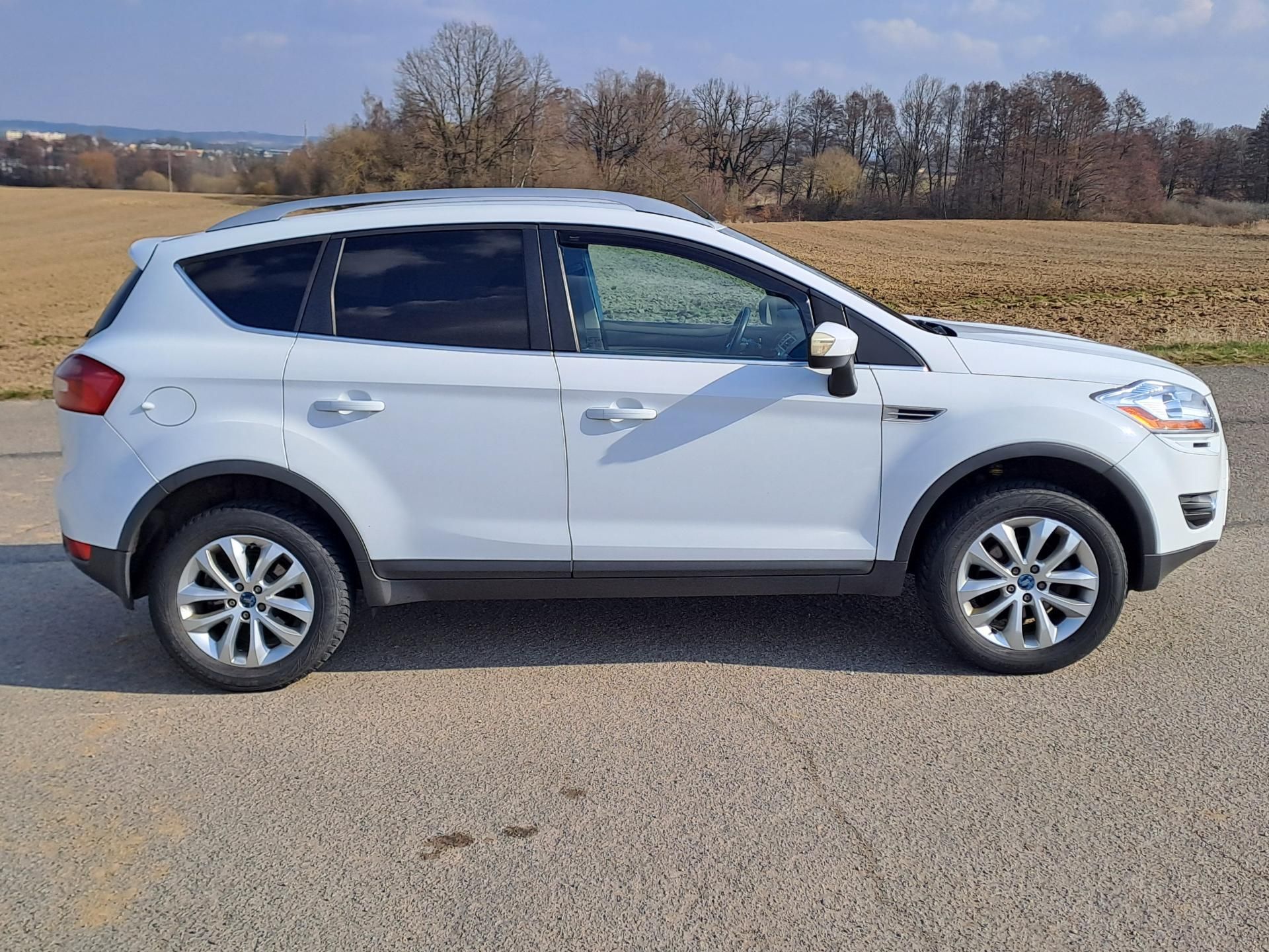 Ford Kuga, 2.0 TDCi 4x4 PŮVOD ČR - fotka 4