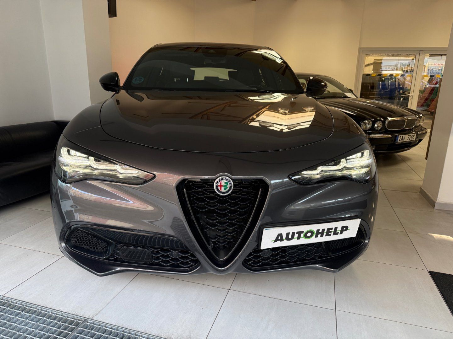 Alfa Romeo Stelvio, 2.2 210 HP Veloce 8AT Q4 - fotka 2