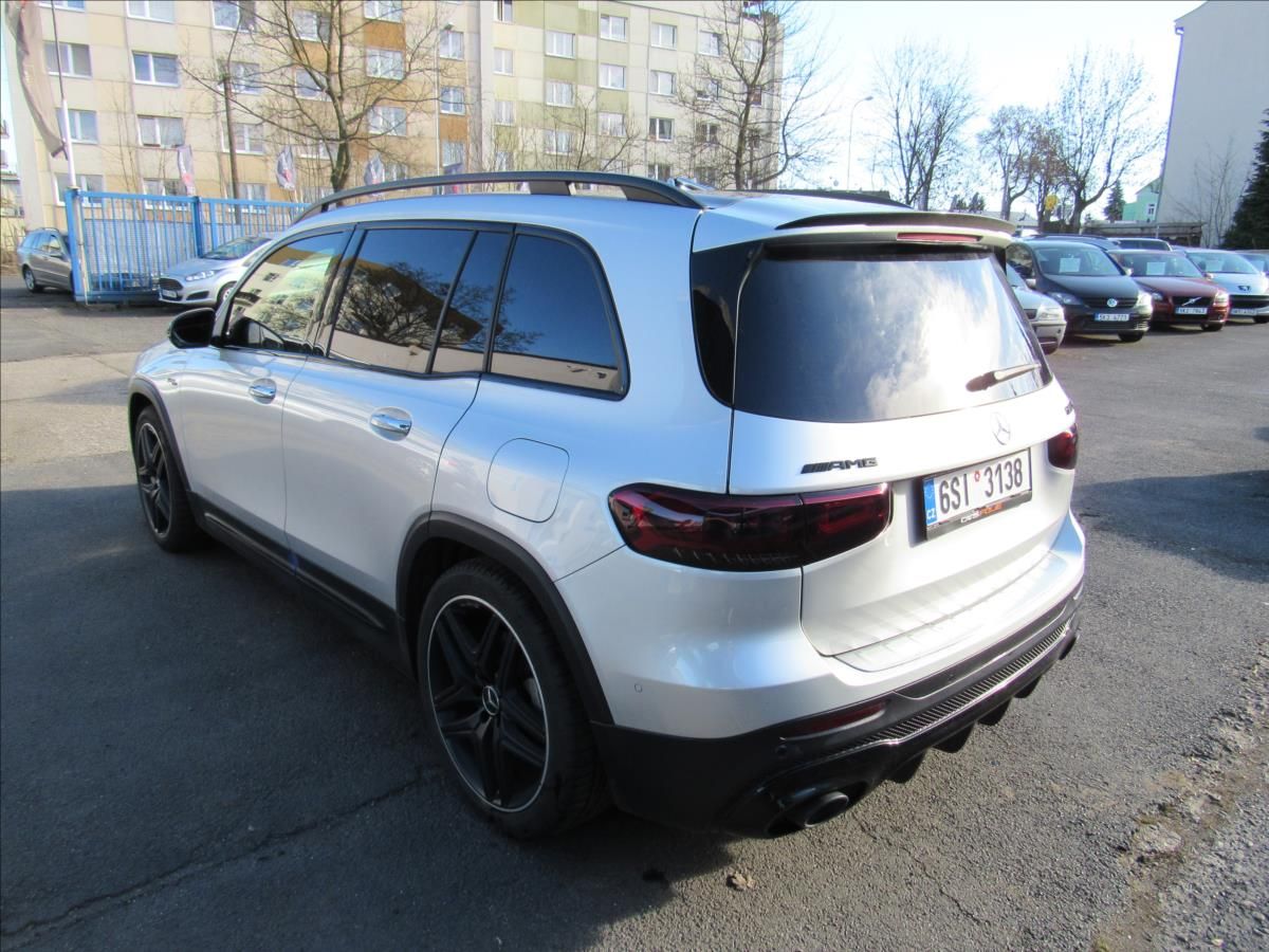 Mercedes-Benz GLB, 2,0 AMG 35 225kW - fotka 4