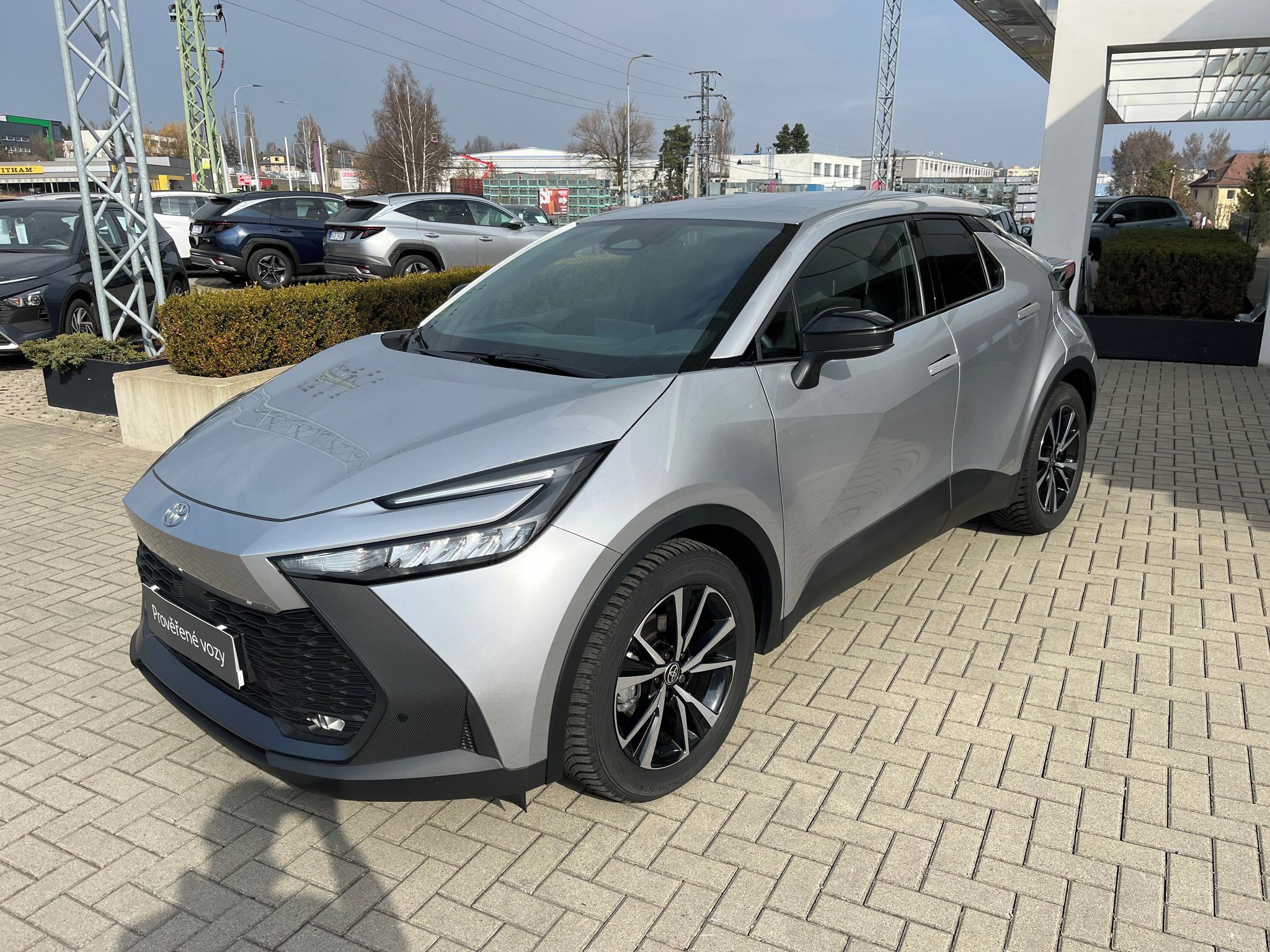 Toyota C-HR, 2.0 Hybrid e-CVT Style - fotka 2