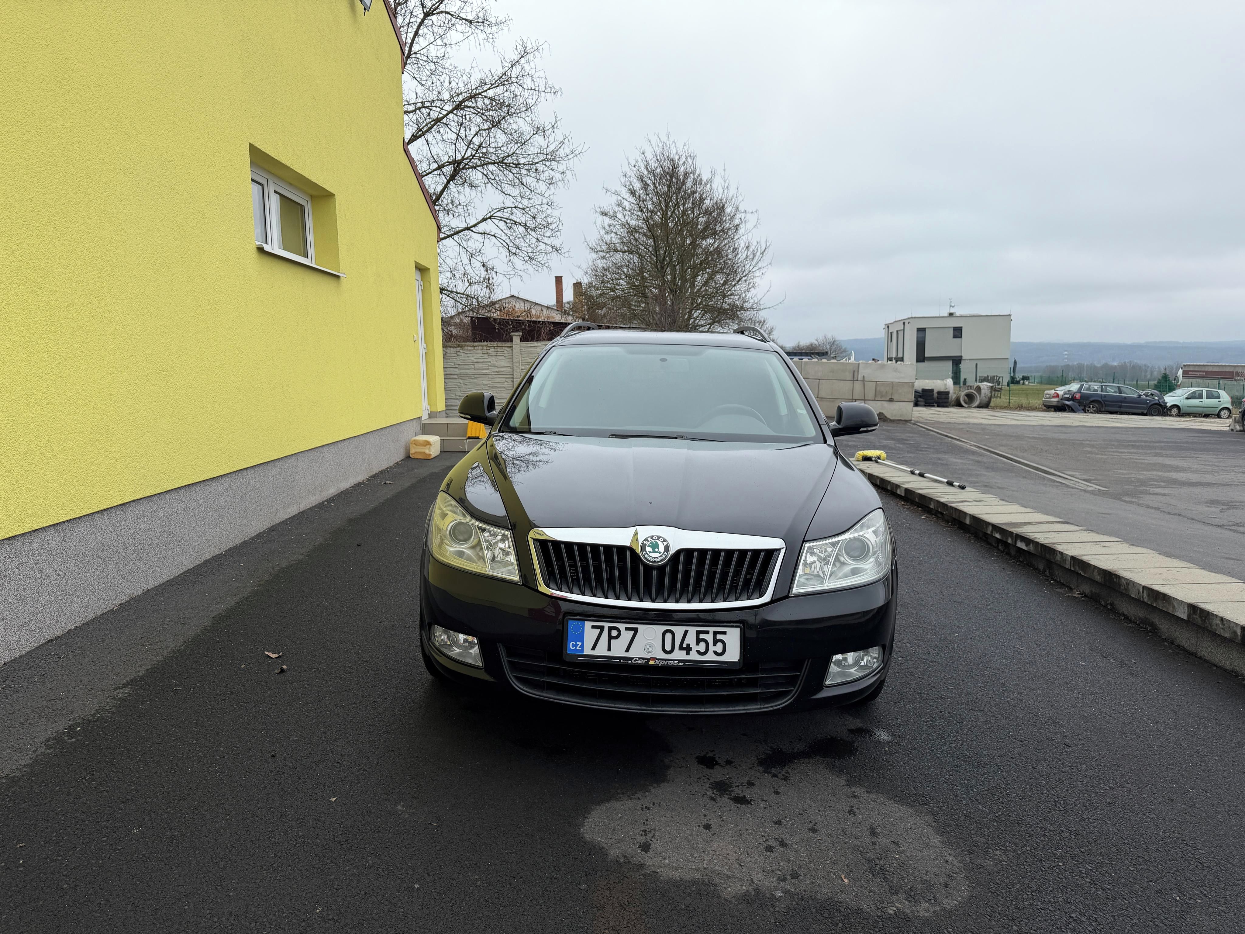 Škoda Octavia, 1.6 TDI - servisováno - fotka 5