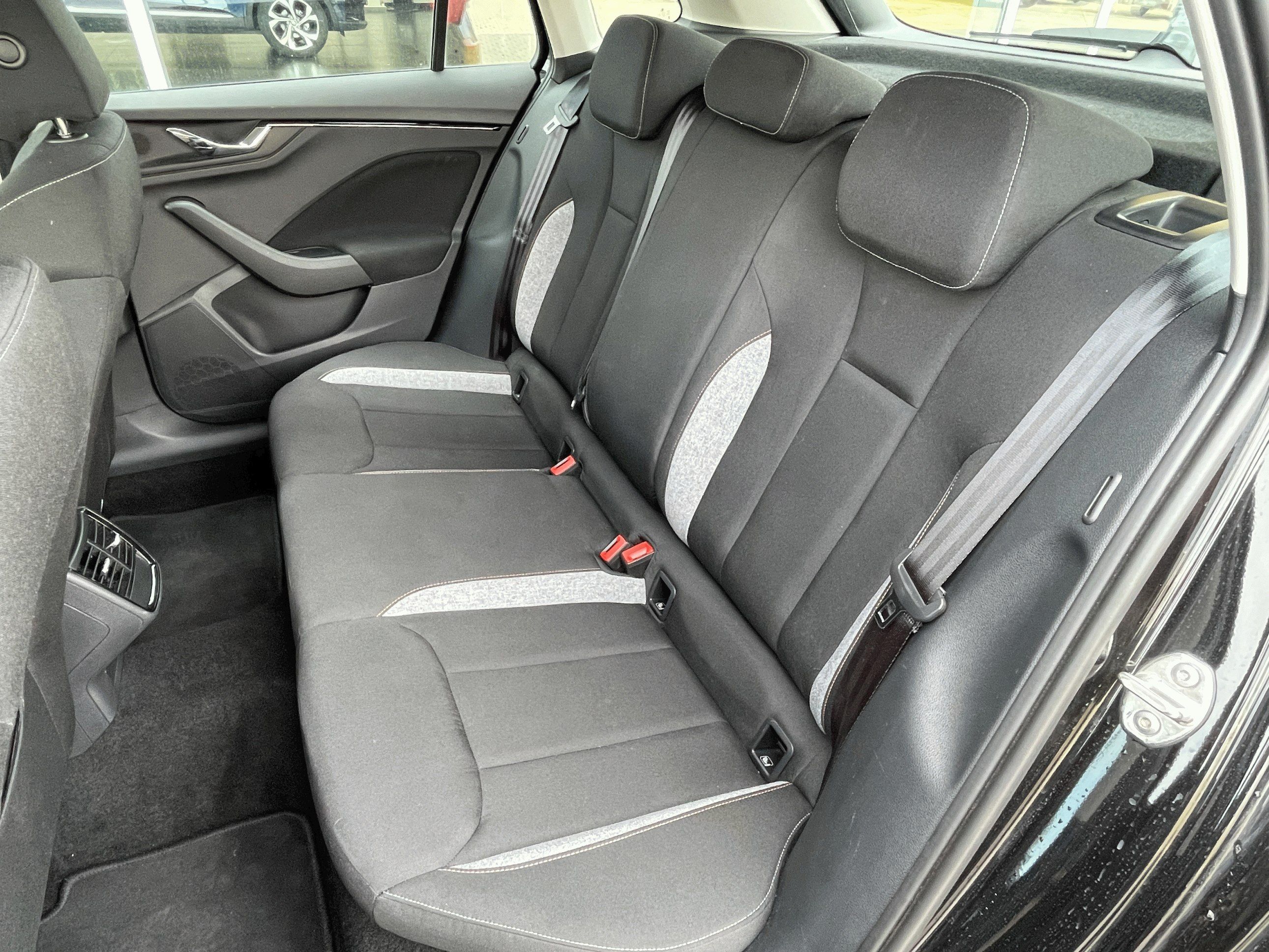 Škoda Kamiq, 1,0 TSI 85 kW Selection - fotka 6