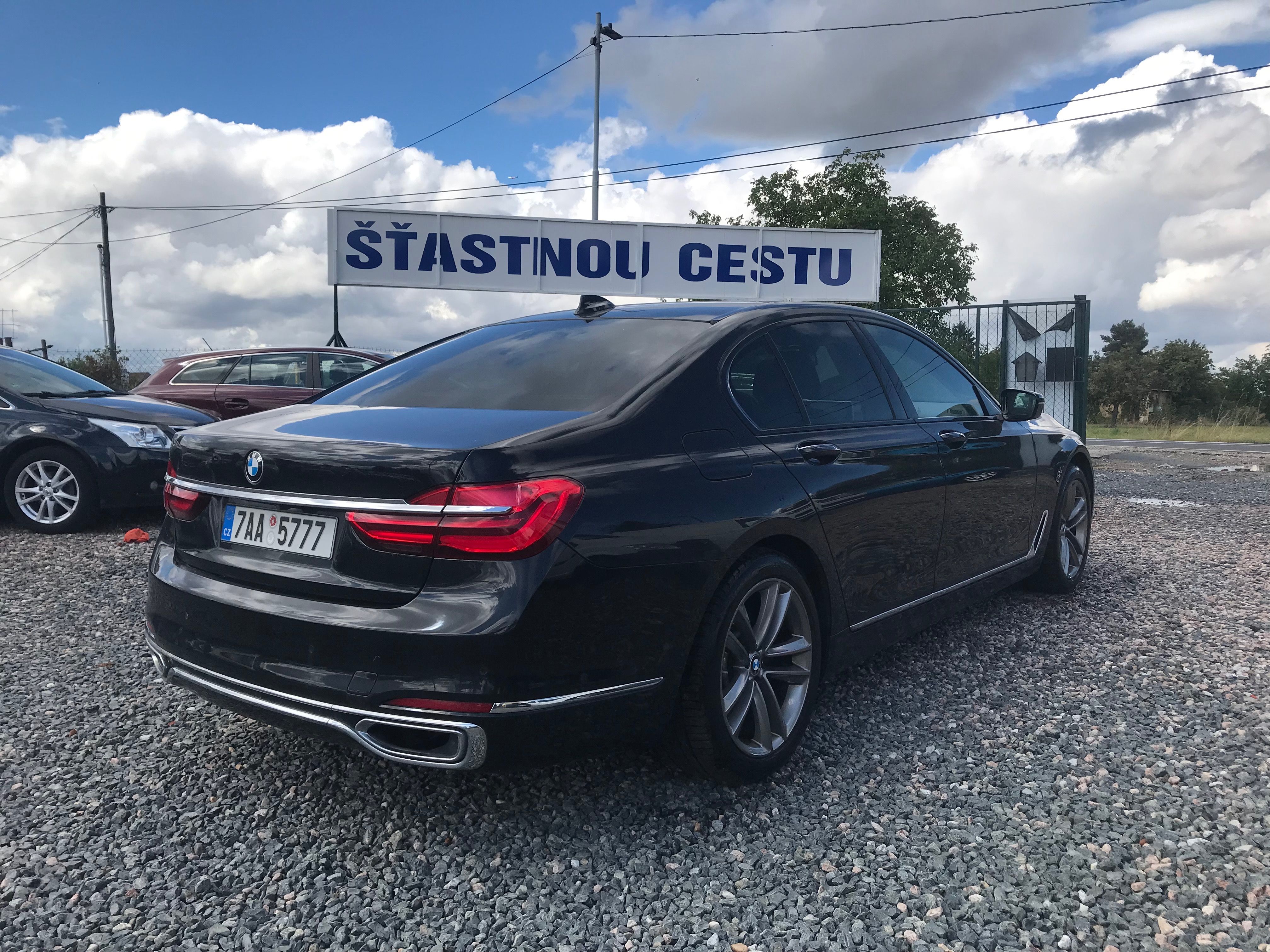 BMW Řada 7, 730D X-DRIVE ,360,HUD,ČR,DPH.. - fotka 5