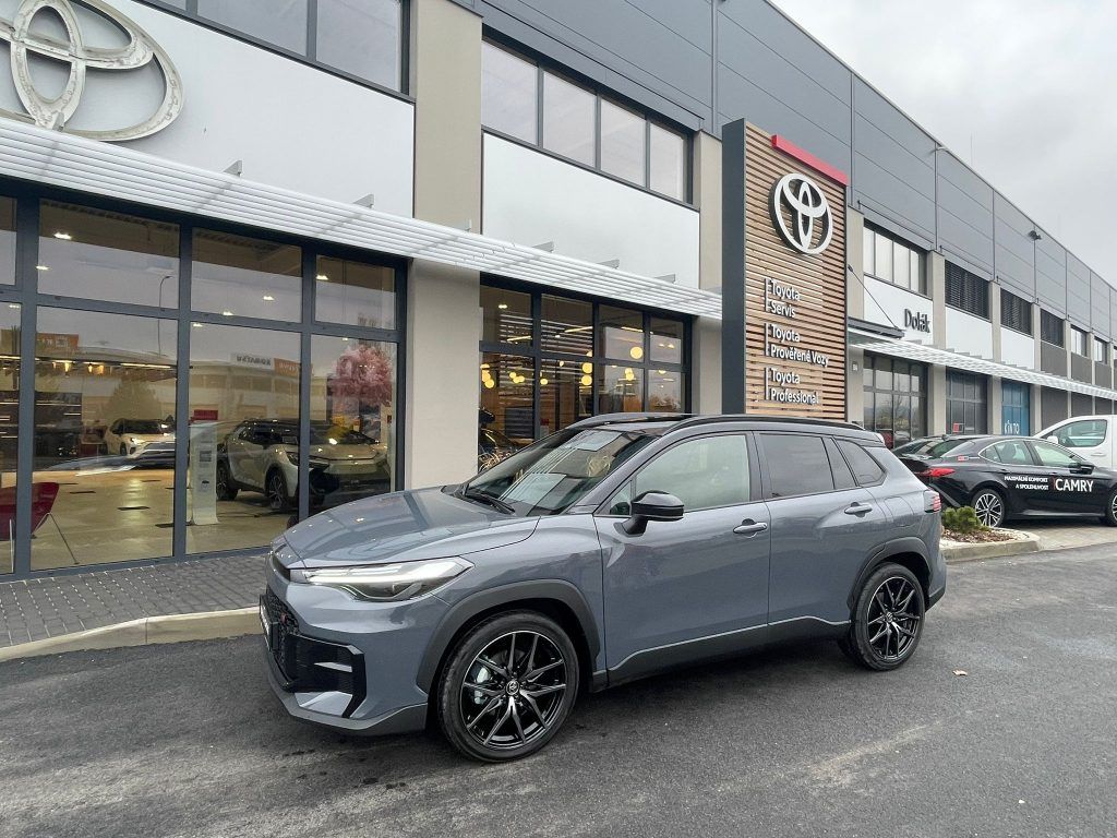 Toyota Corolla Cross, 2.0 Hybrid FWD GR SPORT VIP - fotka 4