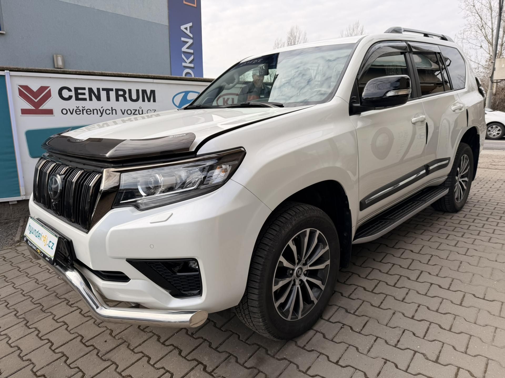 Toyota Land Cruiser, 2.8-MAX.VÝBAVA-TAŽNÉ 3t-DPH - fotka 5