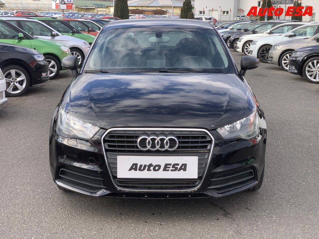 Audi A1, 1.6TDi,autoAC - fotka 2