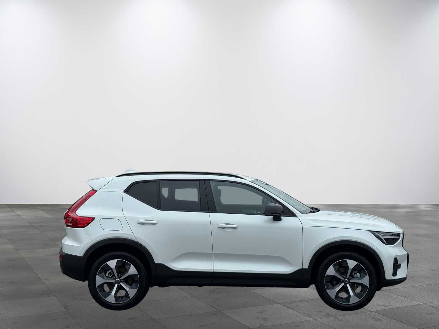 Volvo XC40, B3 FWD PLUS DARK,HARMAN KARDON - fotka 6