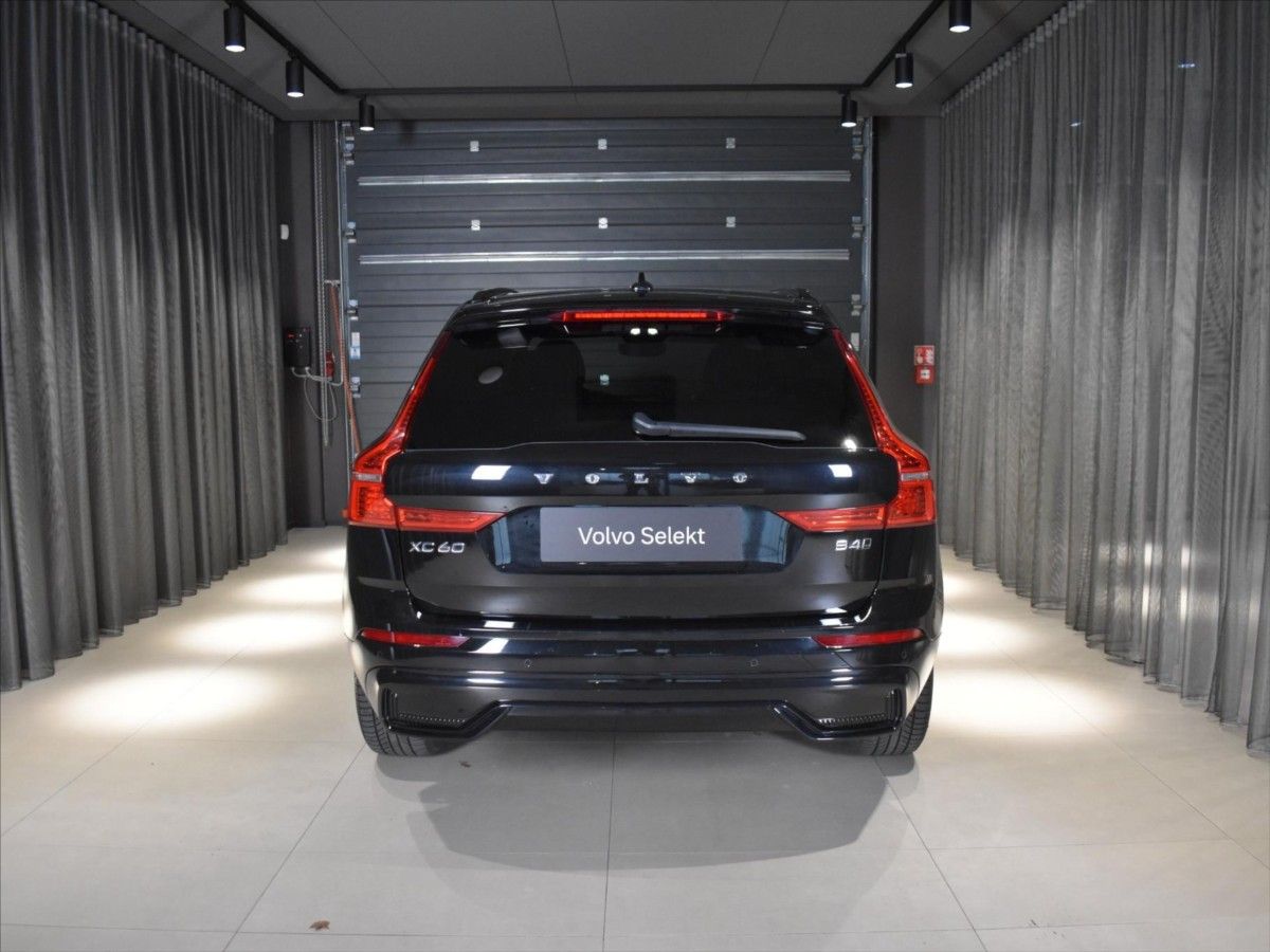 Volvo XC60, 2,0 B4 AWD R-Design tažné. - fotka 6
