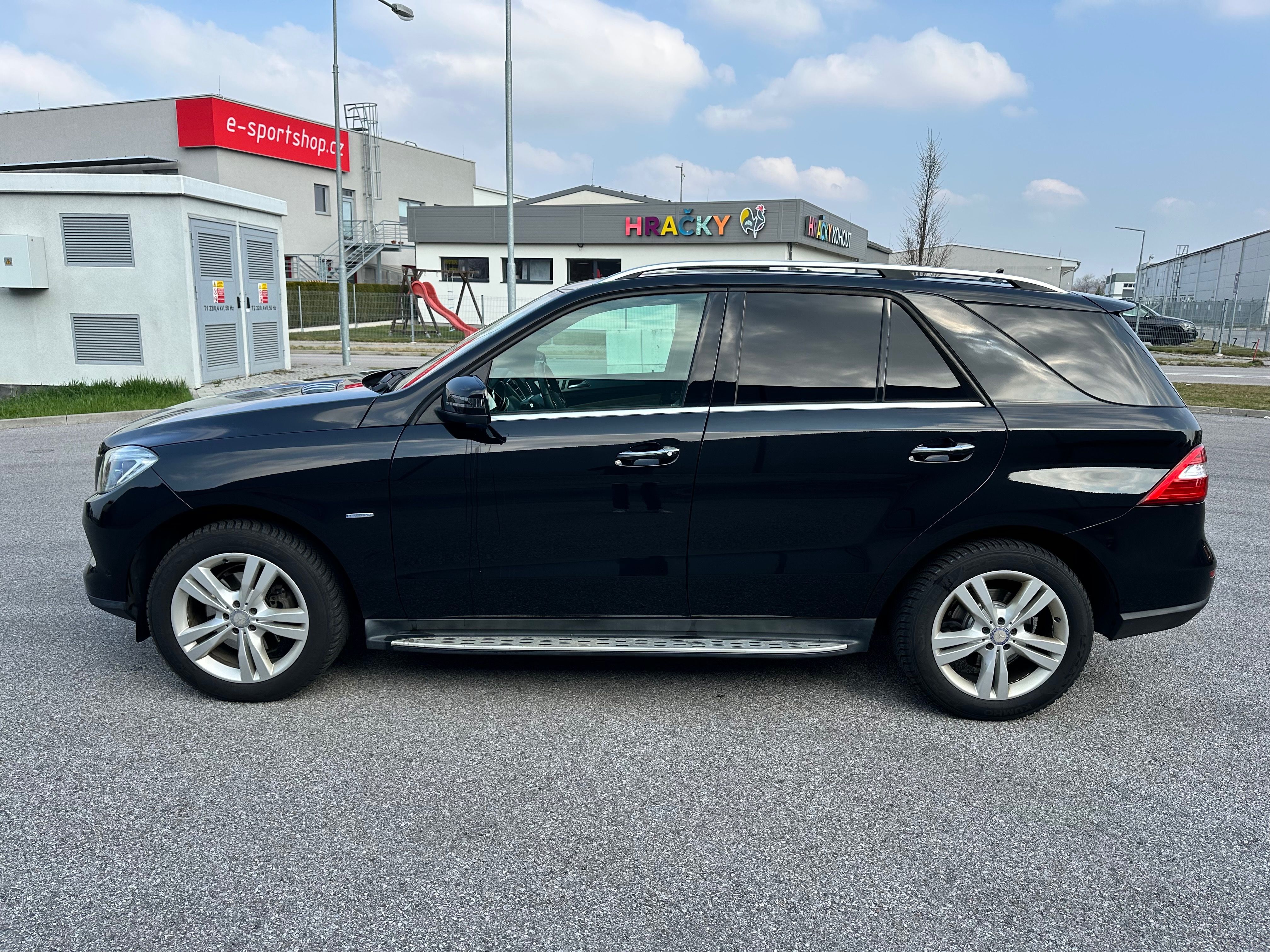 Mercedes-Benz ML, 350CDI 190kW CZ Tažné 3,5 tuny - fotka 2
