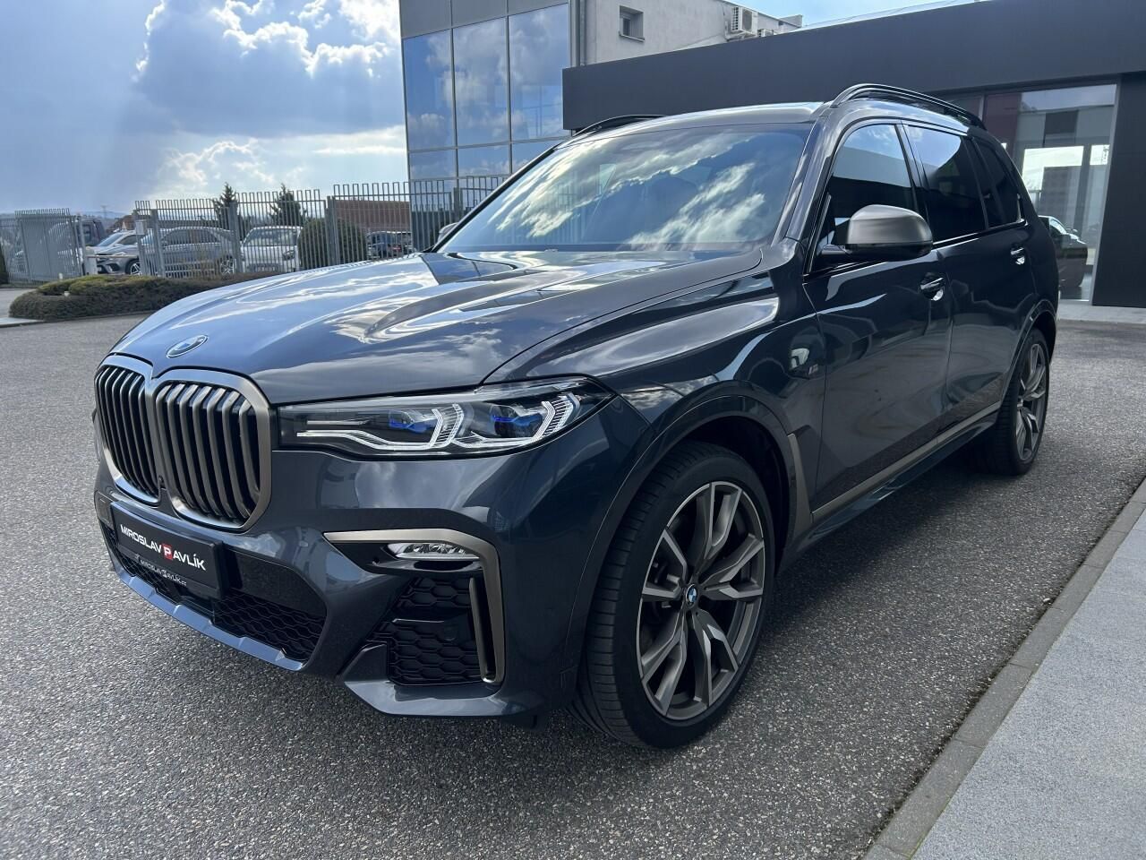 BMW X7, M50D Final Edition 1/100 - fotka 2