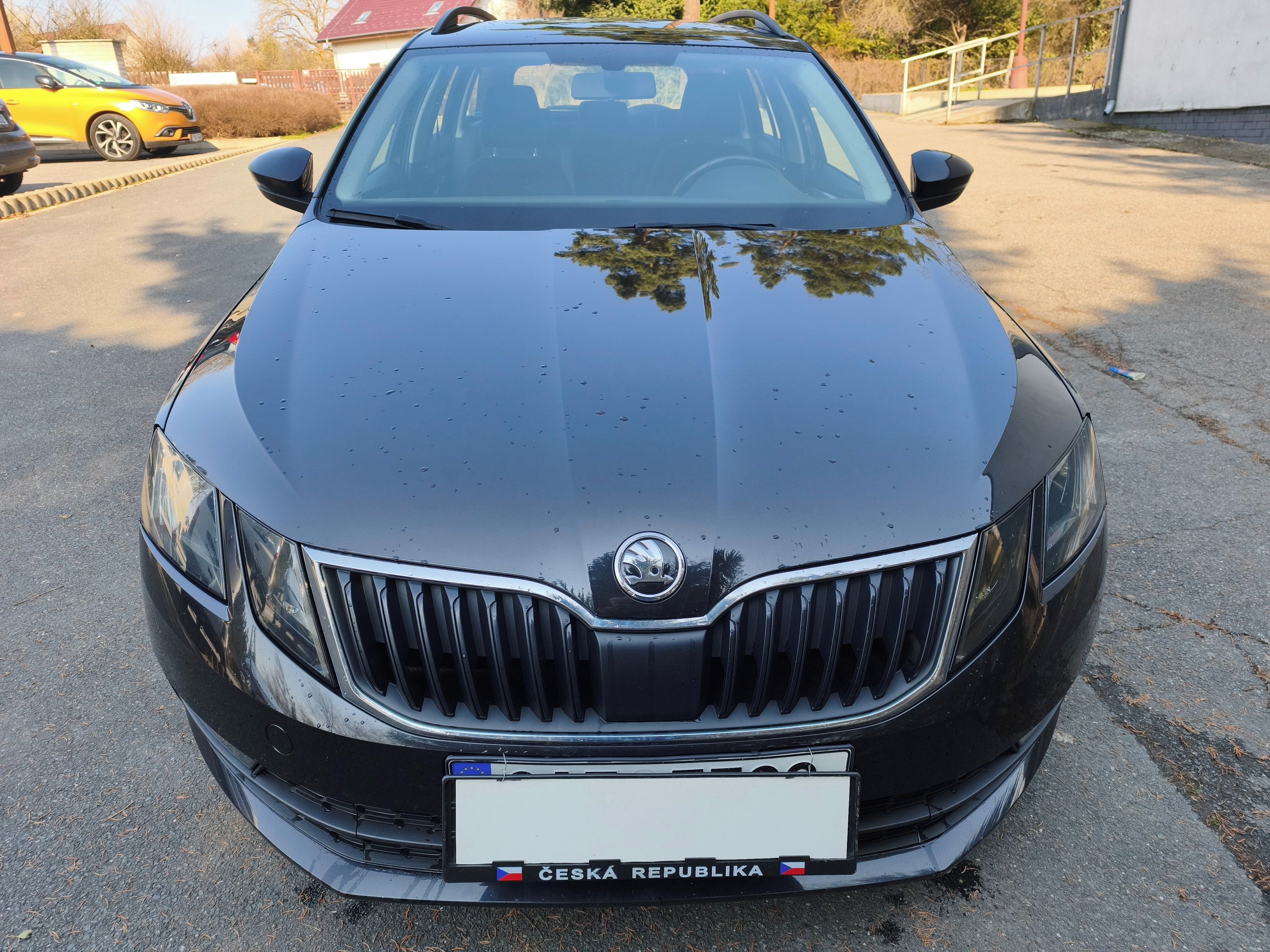 Škoda Octavia, 1.6 TDI  Ambition Plus ČR 1maj - fotka 2
